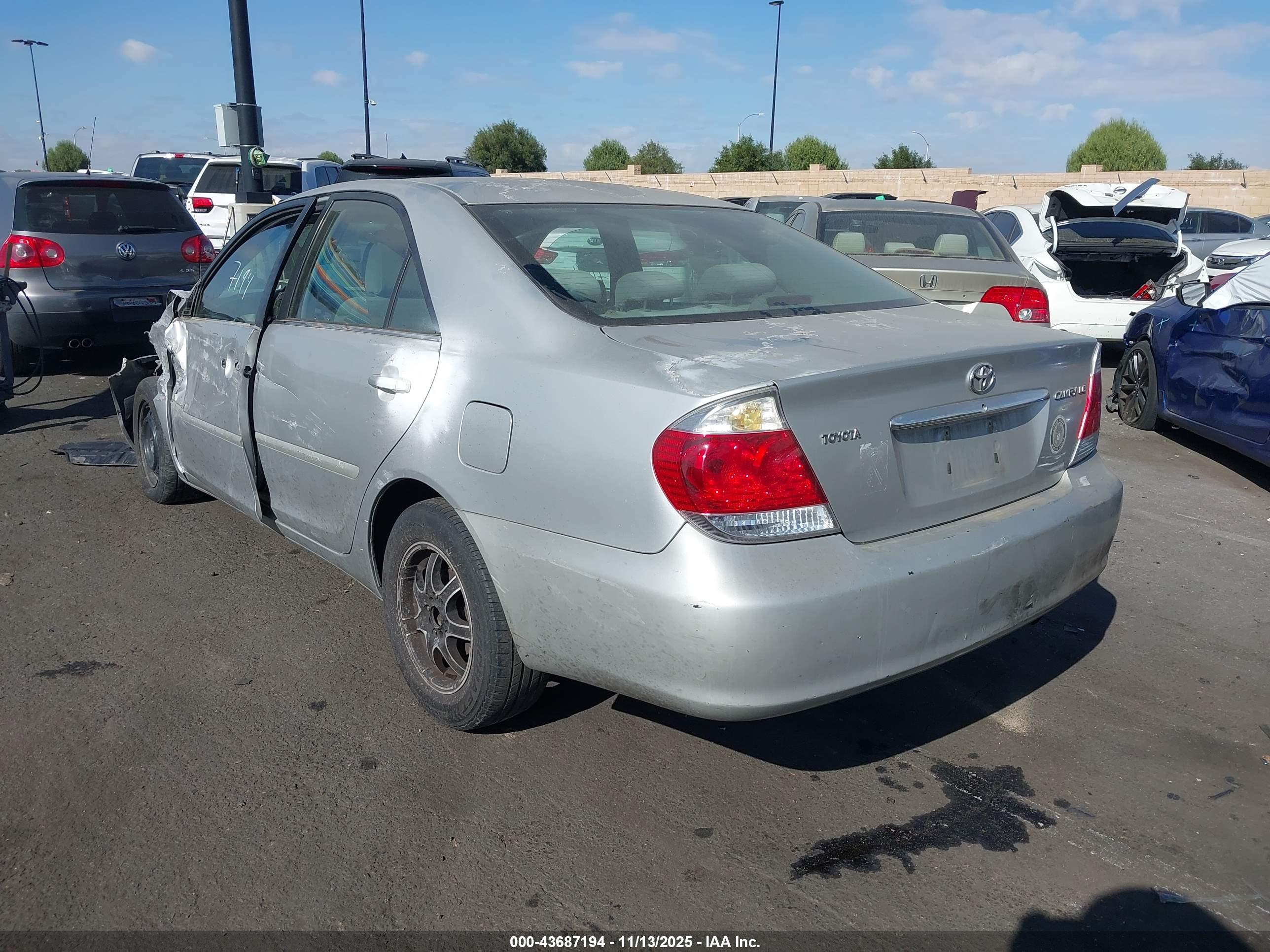 TOYOTA CAMRY image 3