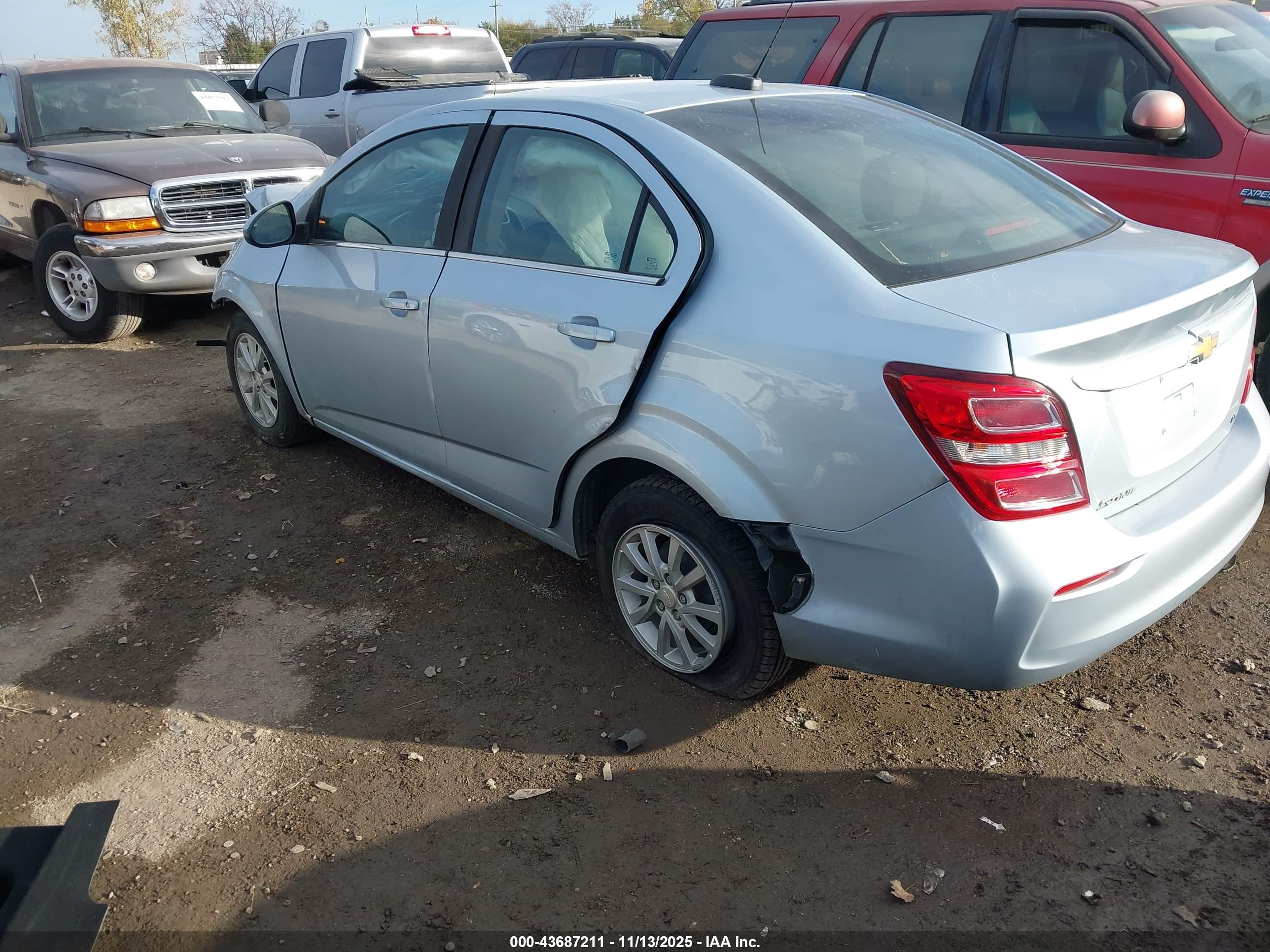 CHEVROLET SONIC image 3