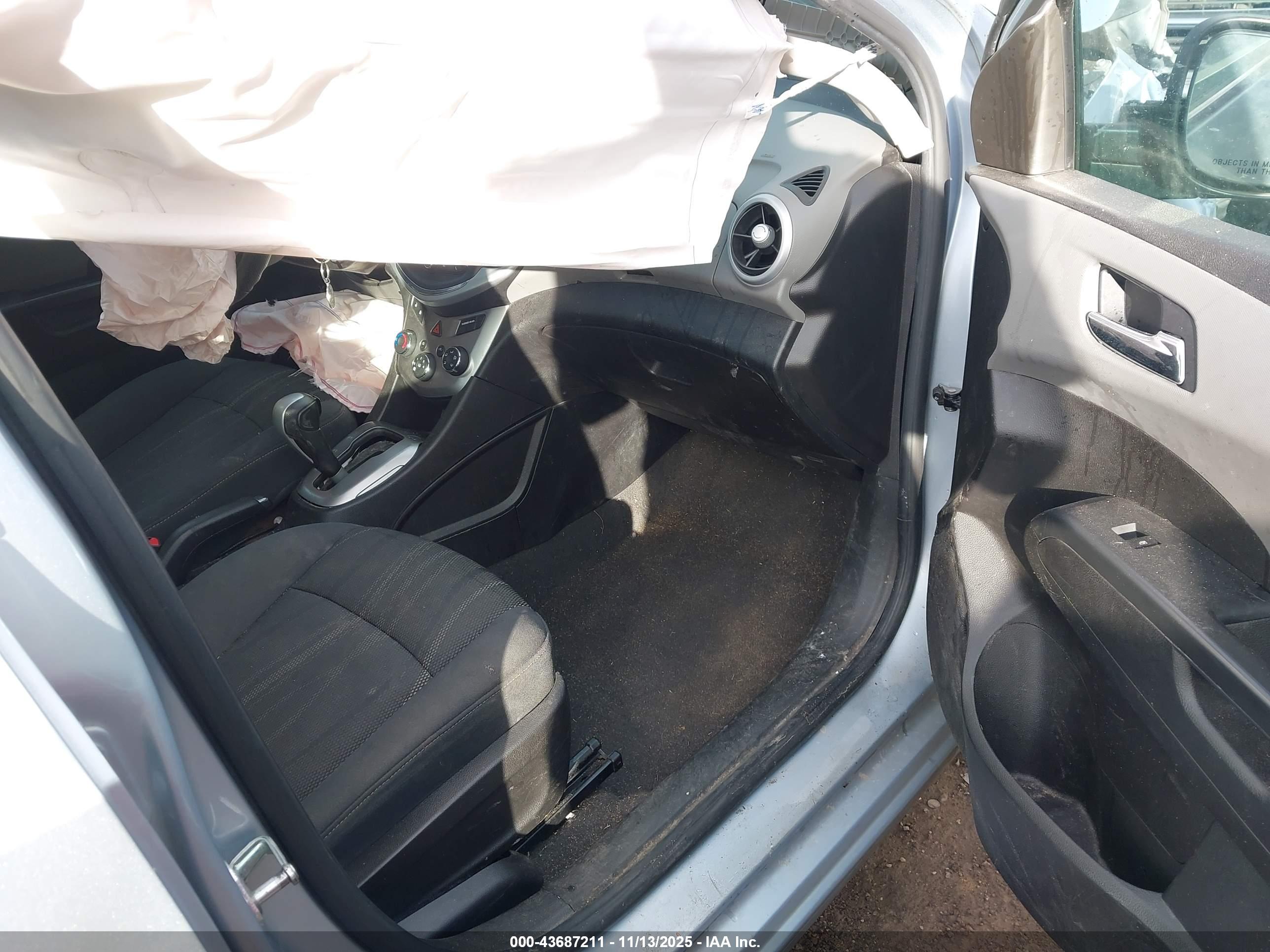 CHEVROLET SONIC image 5