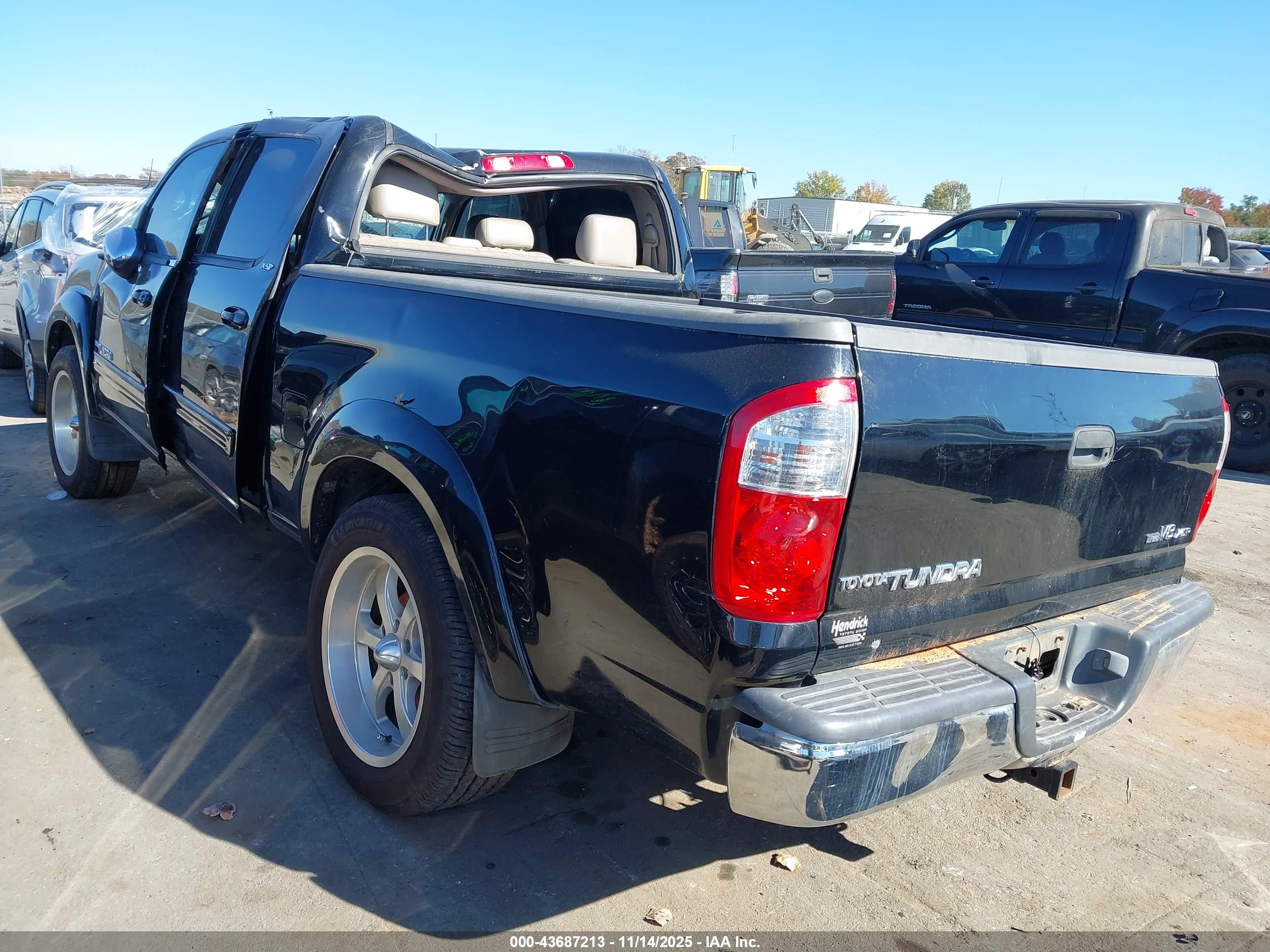 TOYOTA TUNDRA image 3