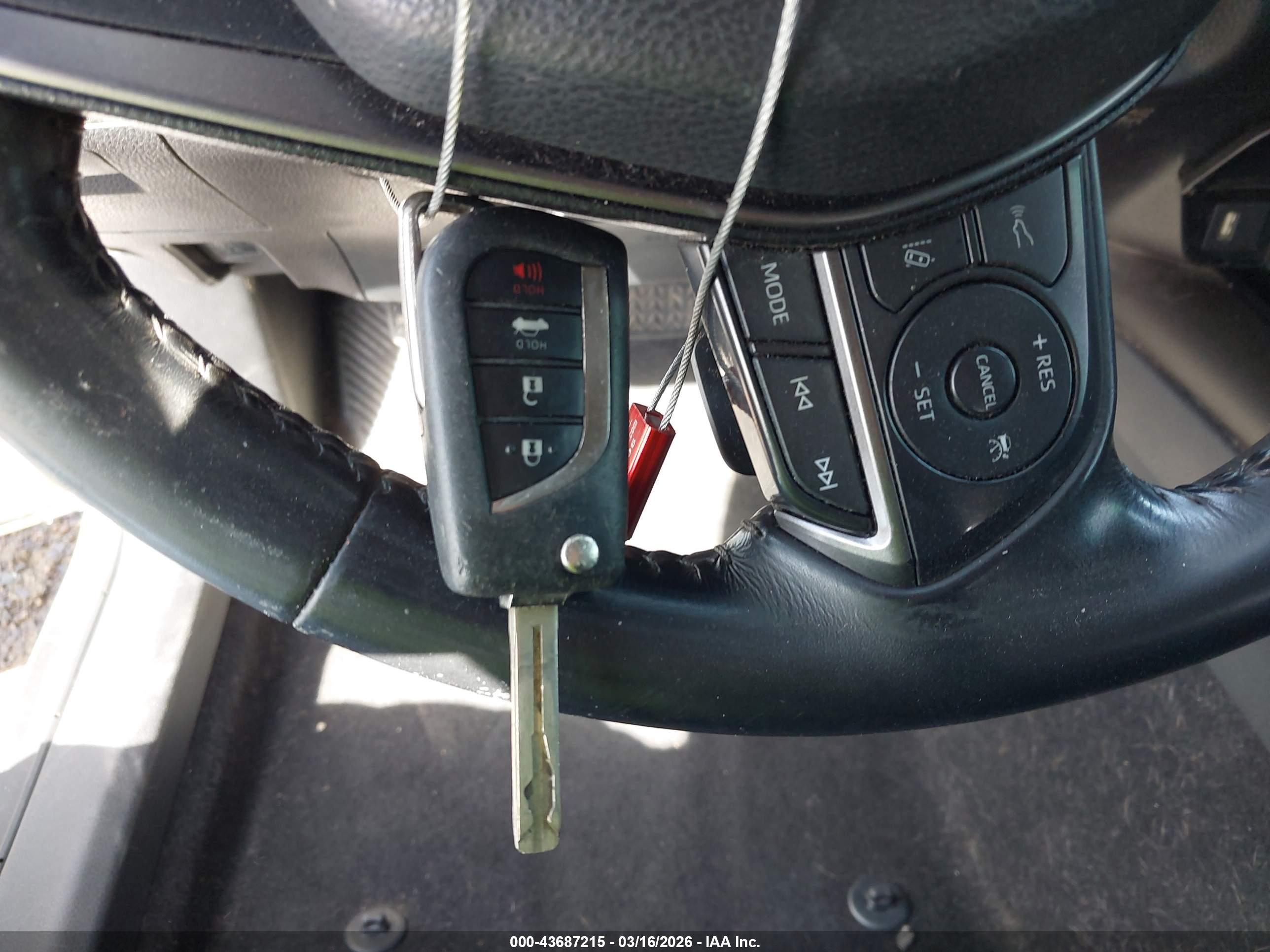 TOYOTA CAMRY image 11