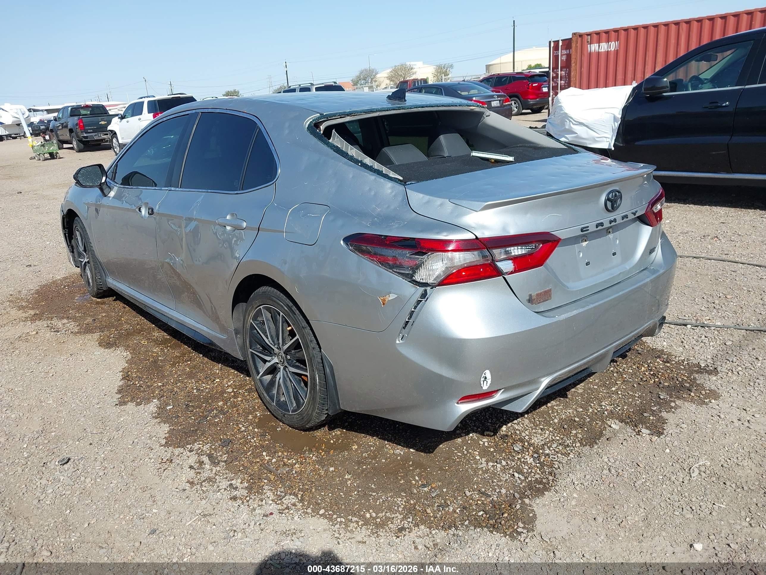 TOYOTA CAMRY image 3