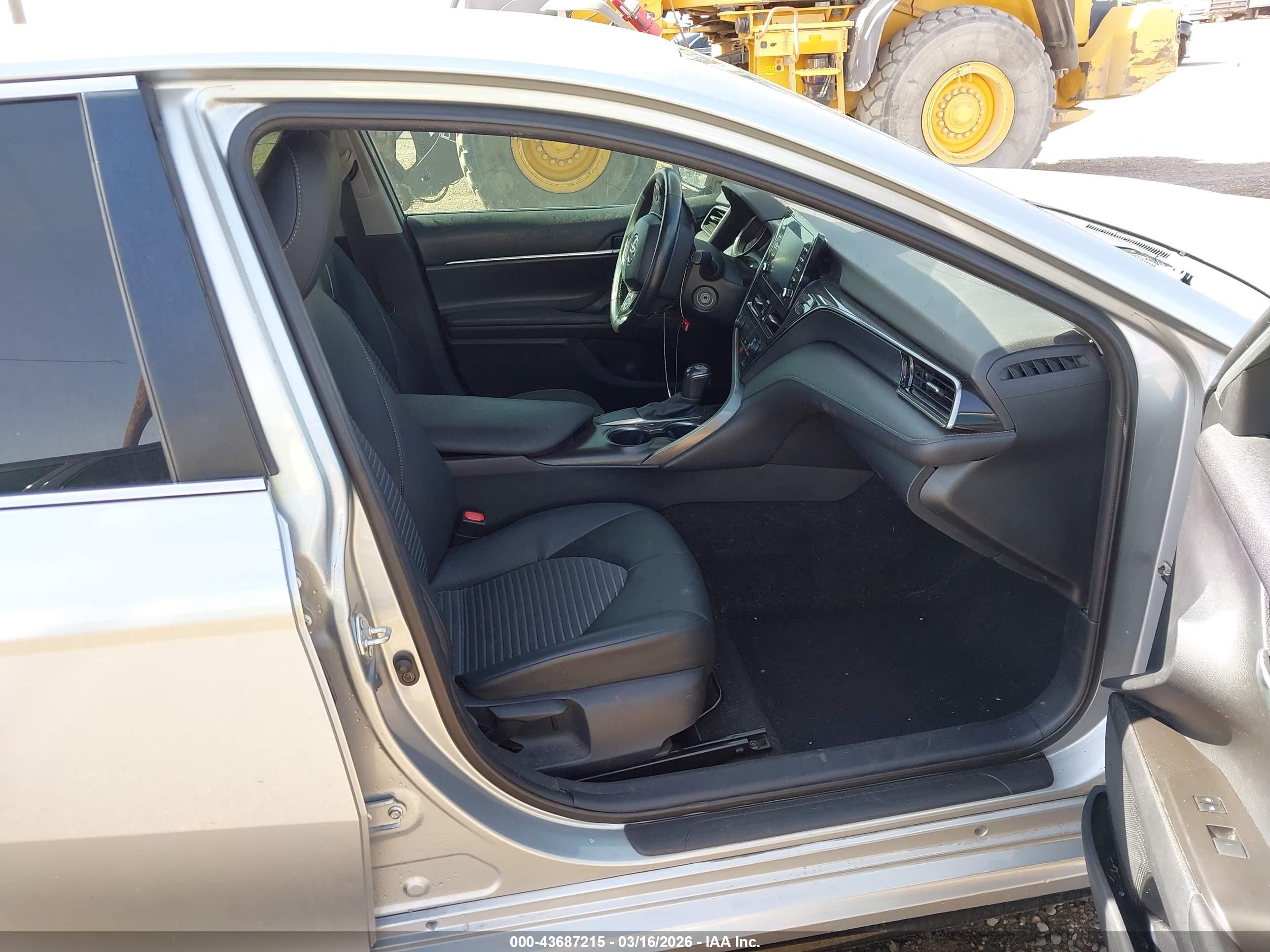 TOYOTA CAMRY image 5
