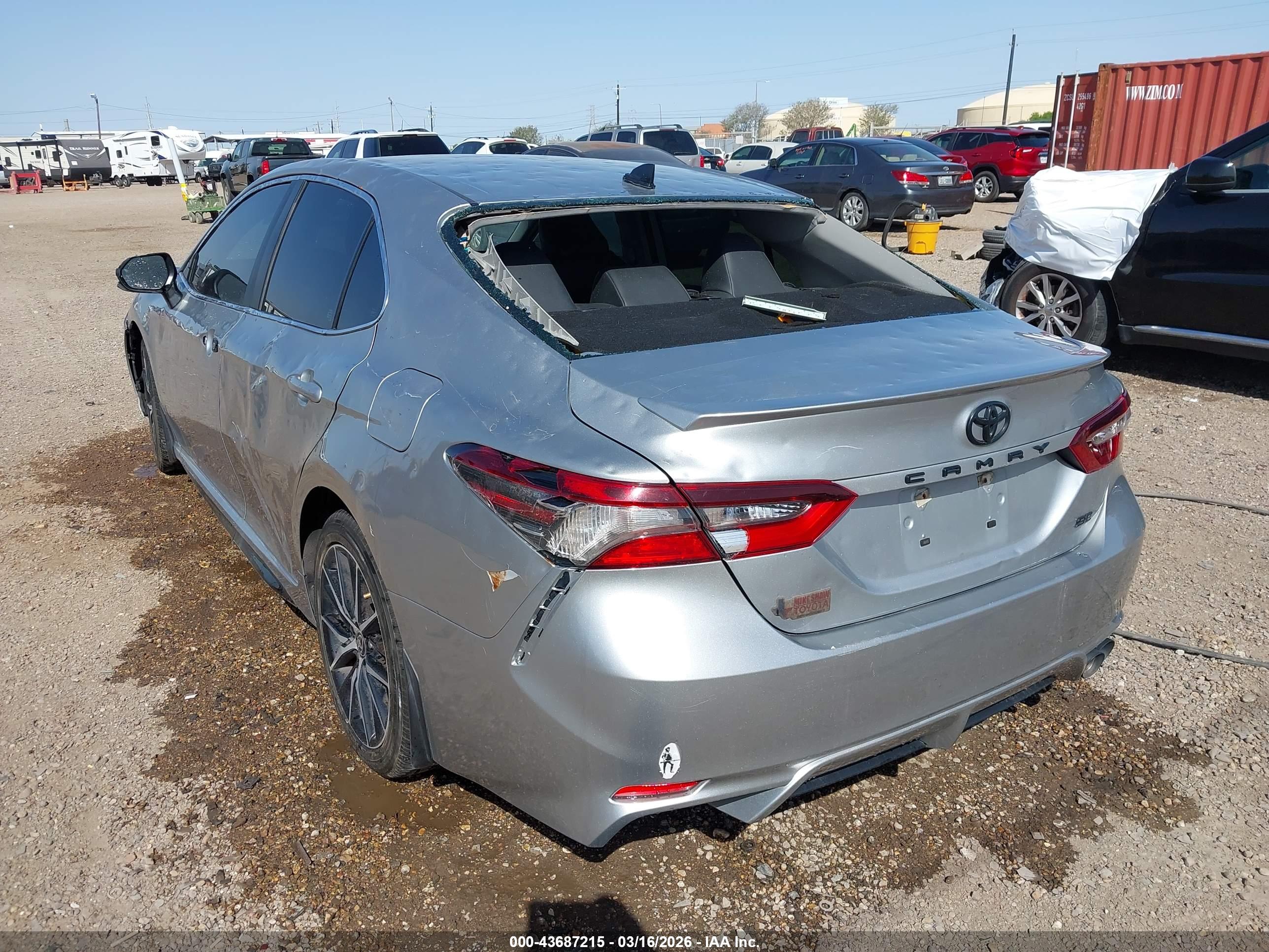 TOYOTA CAMRY image 6