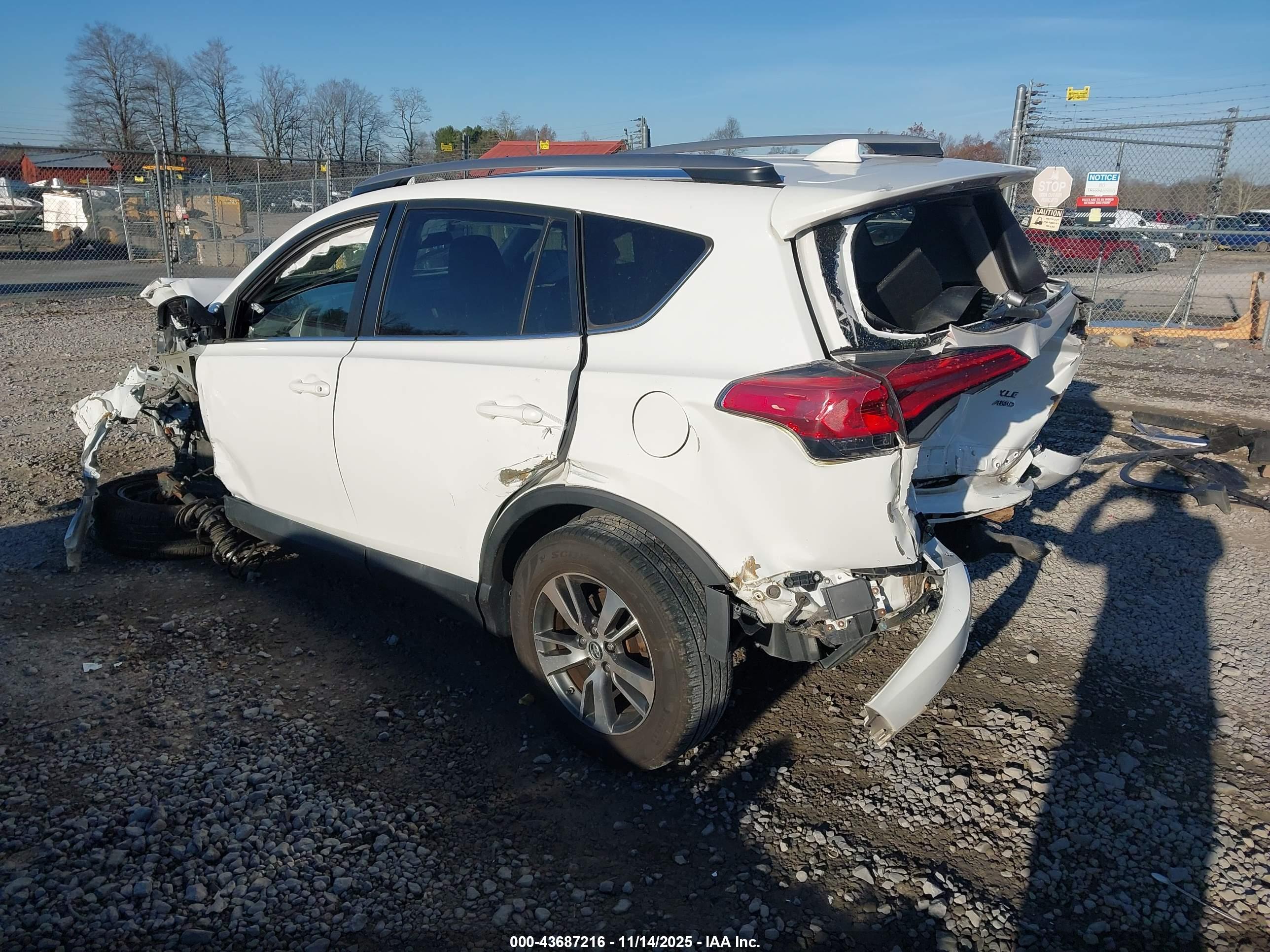TOYOTA RAV4 image 3