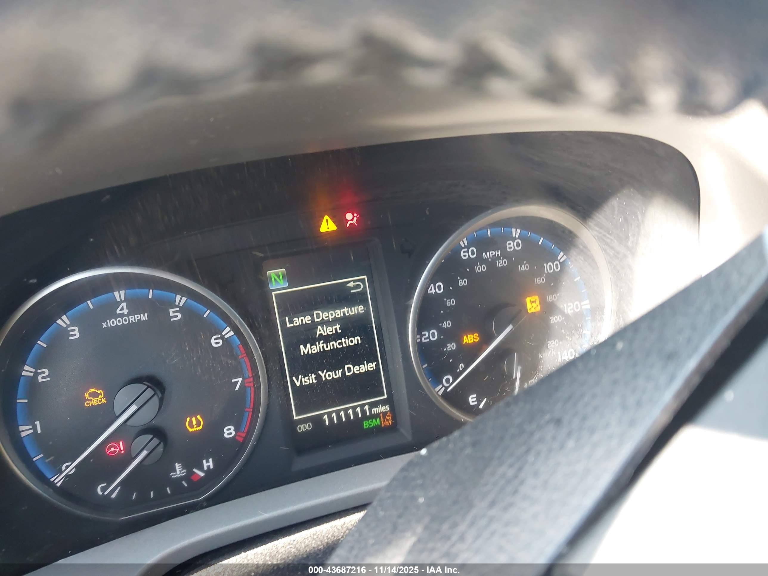TOYOTA RAV4 image 7