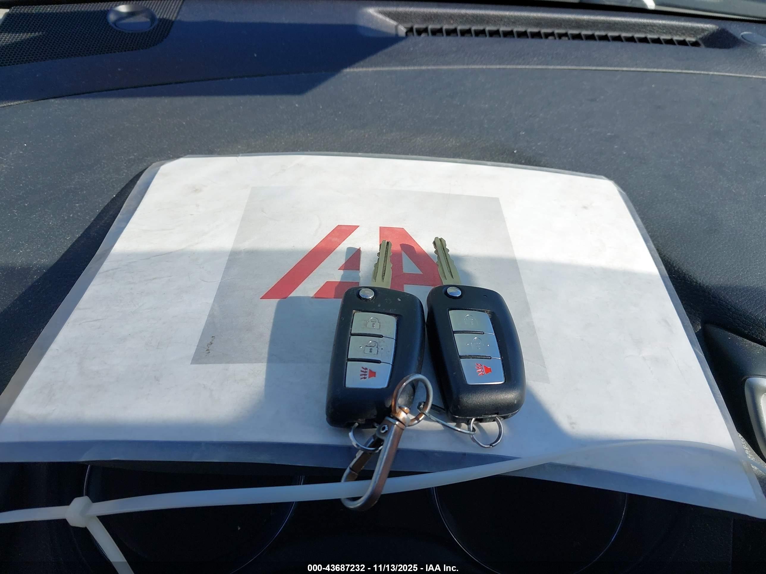 NISSAN ROGUE image 11