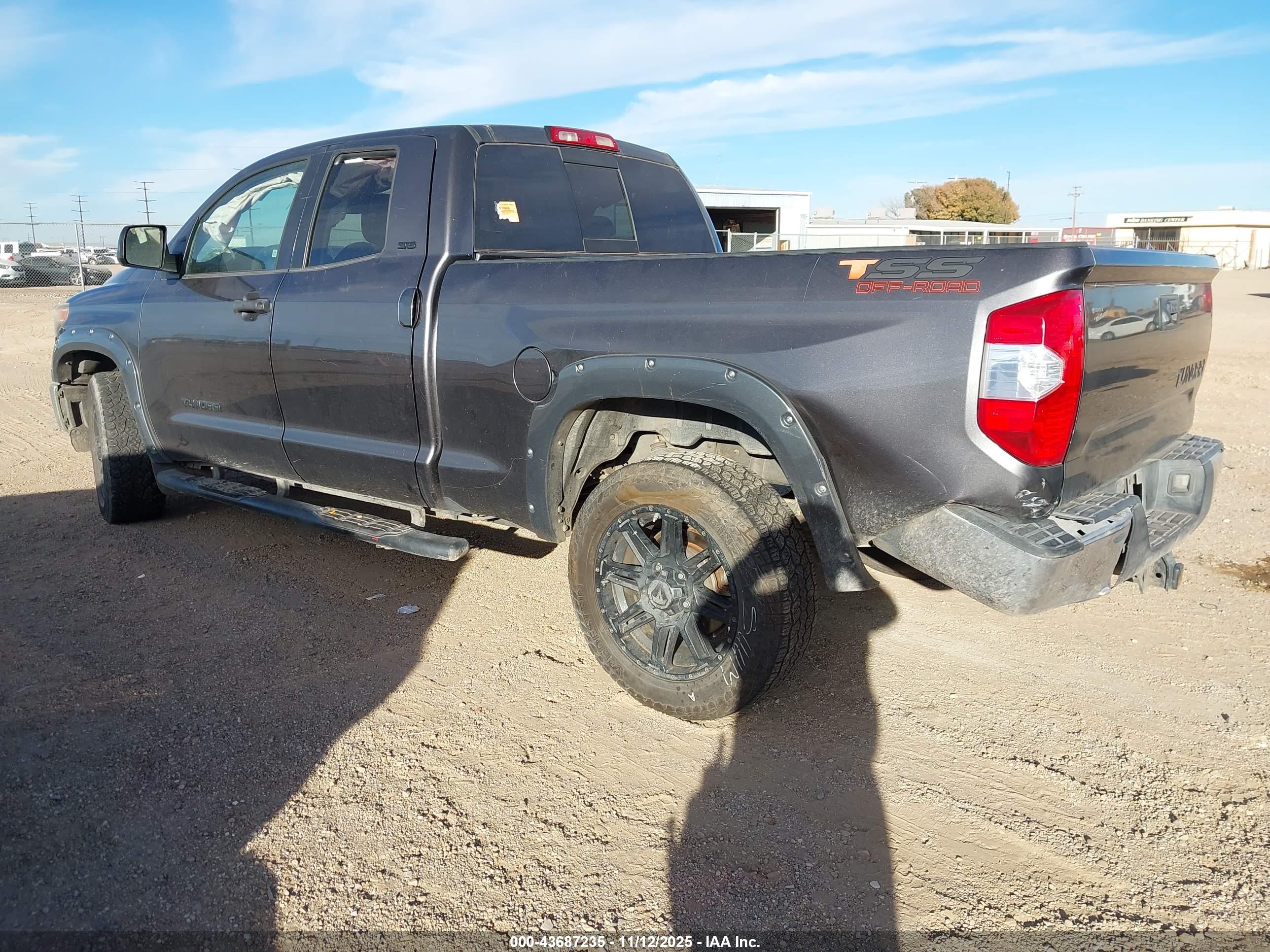 TOYOTA TUNDRA image 3
