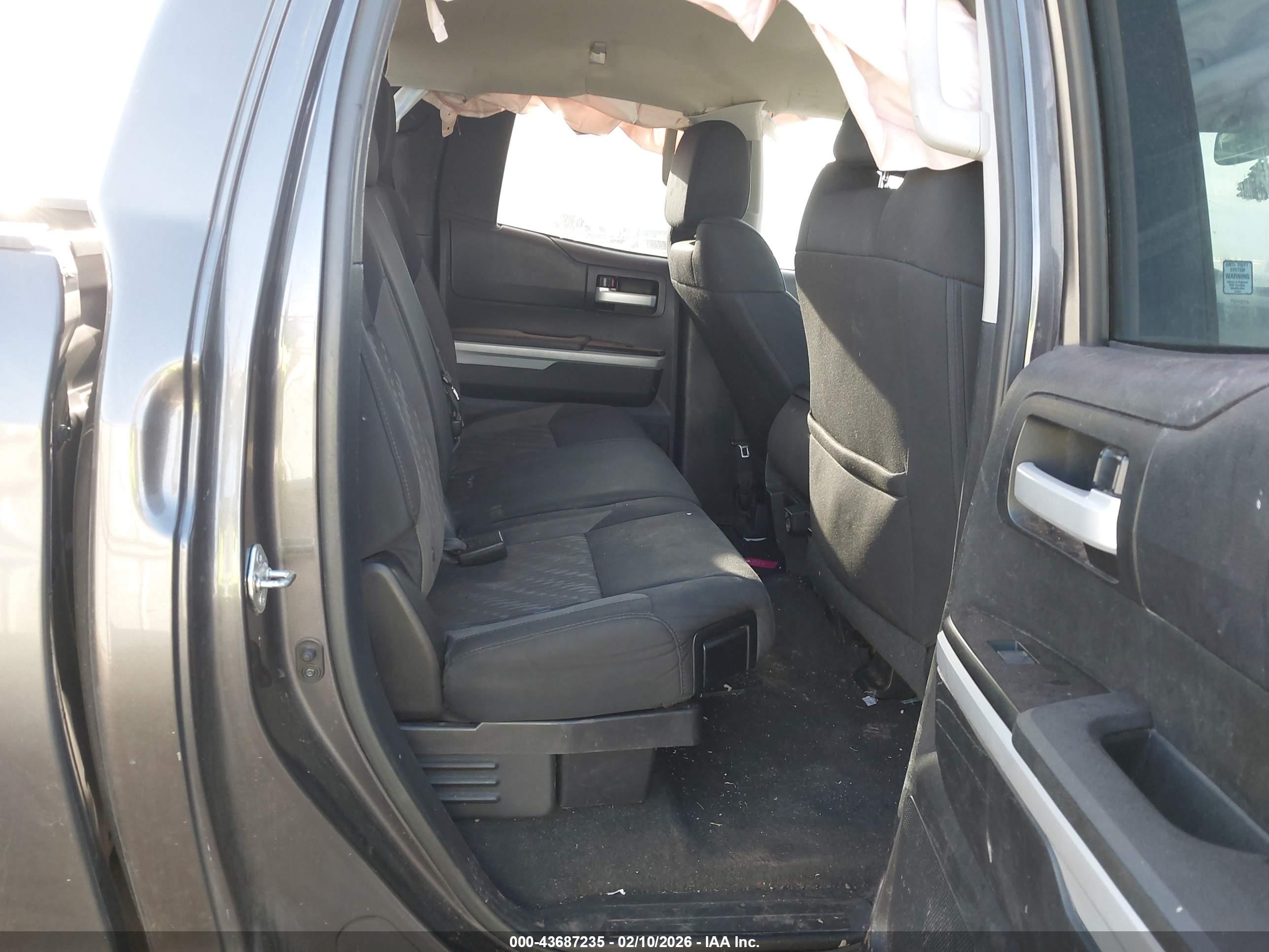 TOYOTA TUNDRA image 8