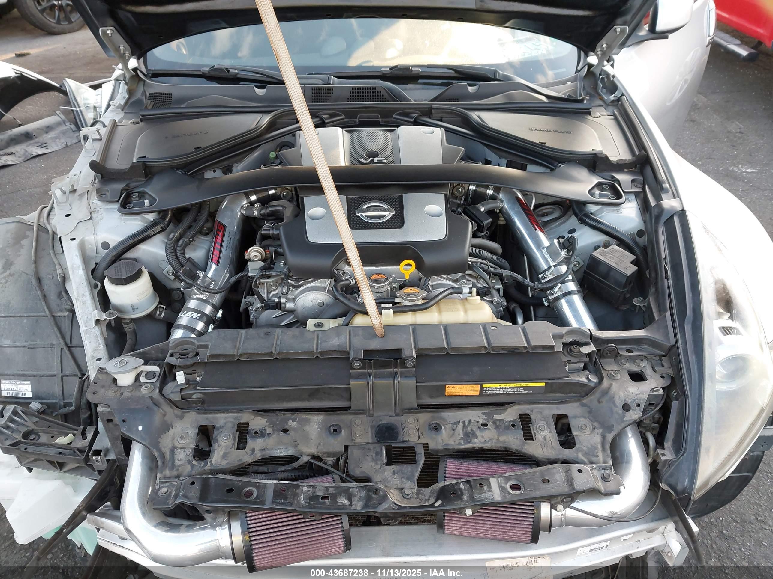 NISSAN 370Z image 10