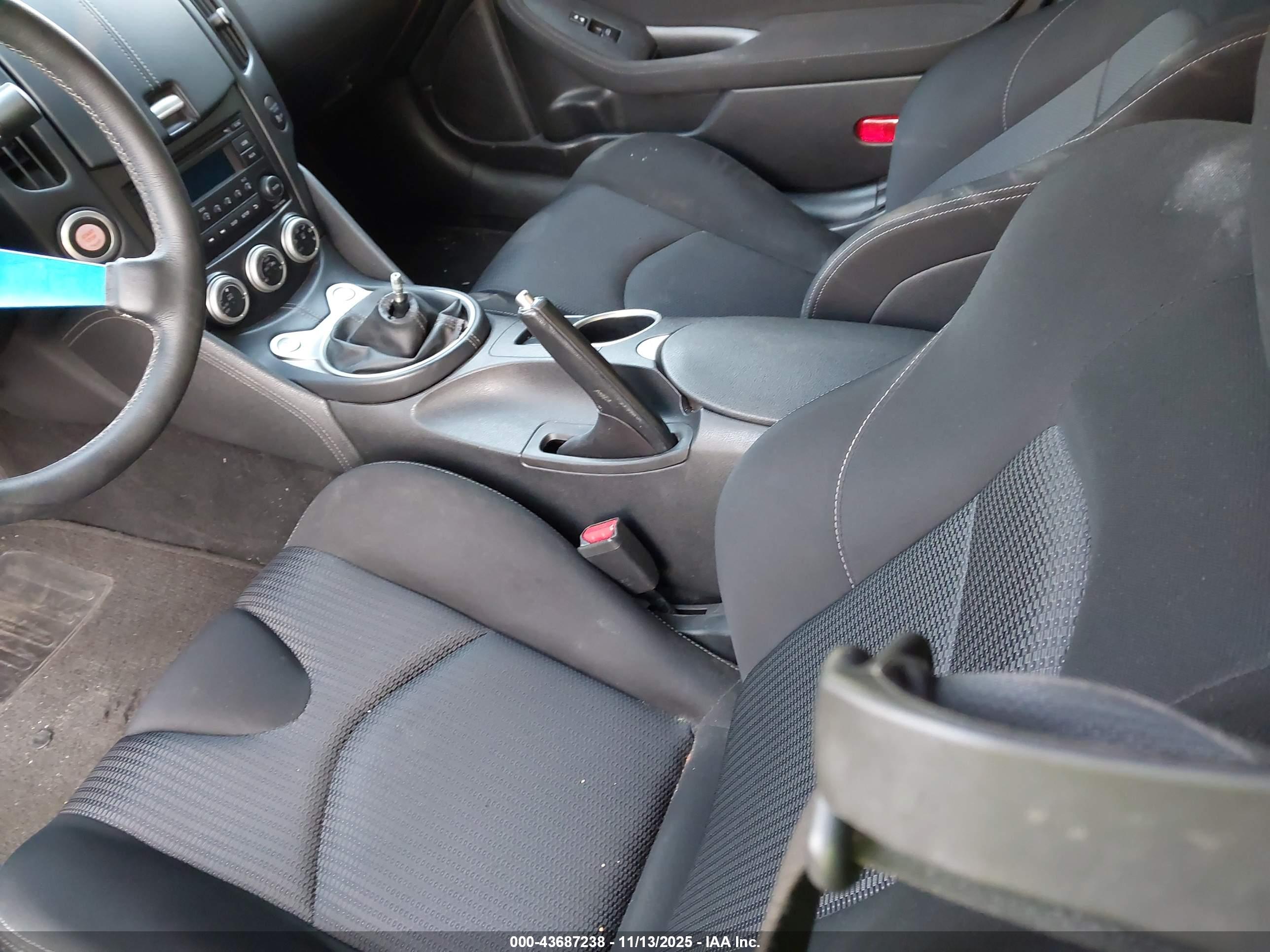 NISSAN 370Z image 8