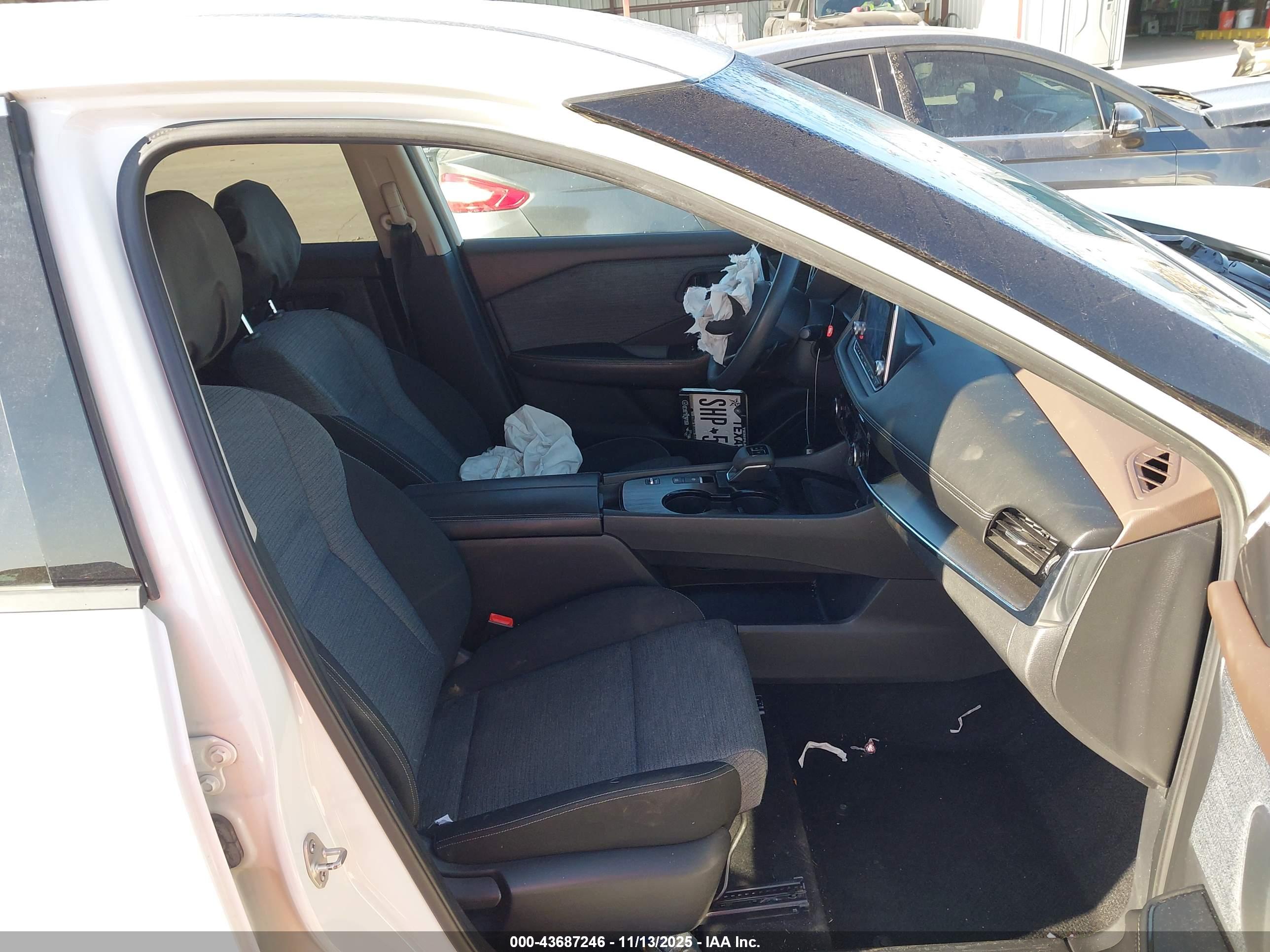 NISSAN ROGUE image 5