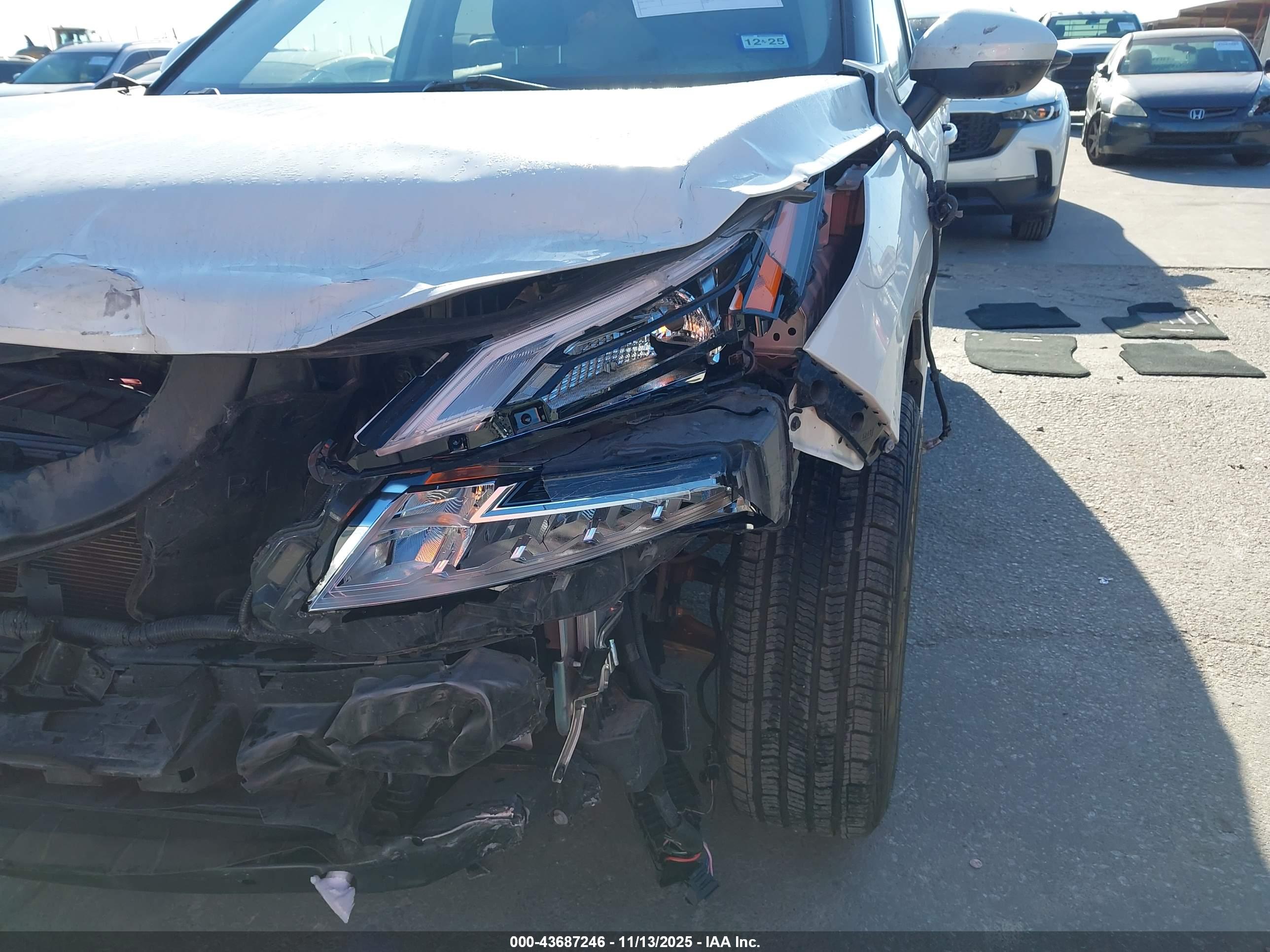 NISSAN ROGUE image 6