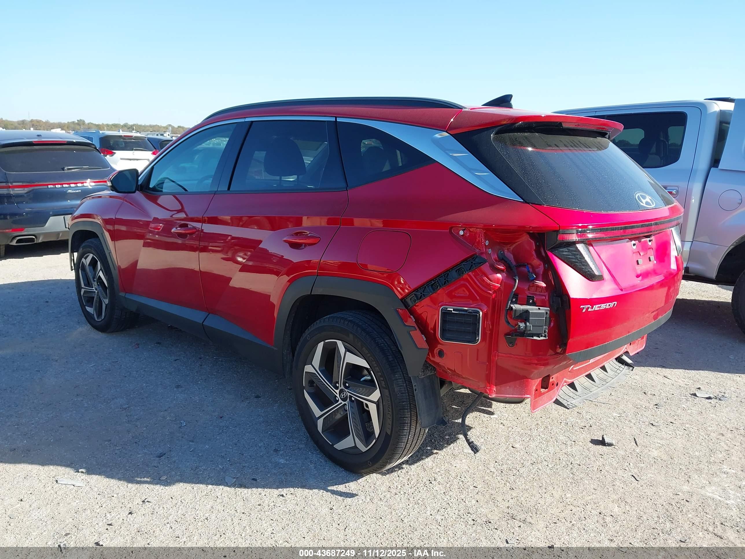 HYUNDAI TUCSON image 3