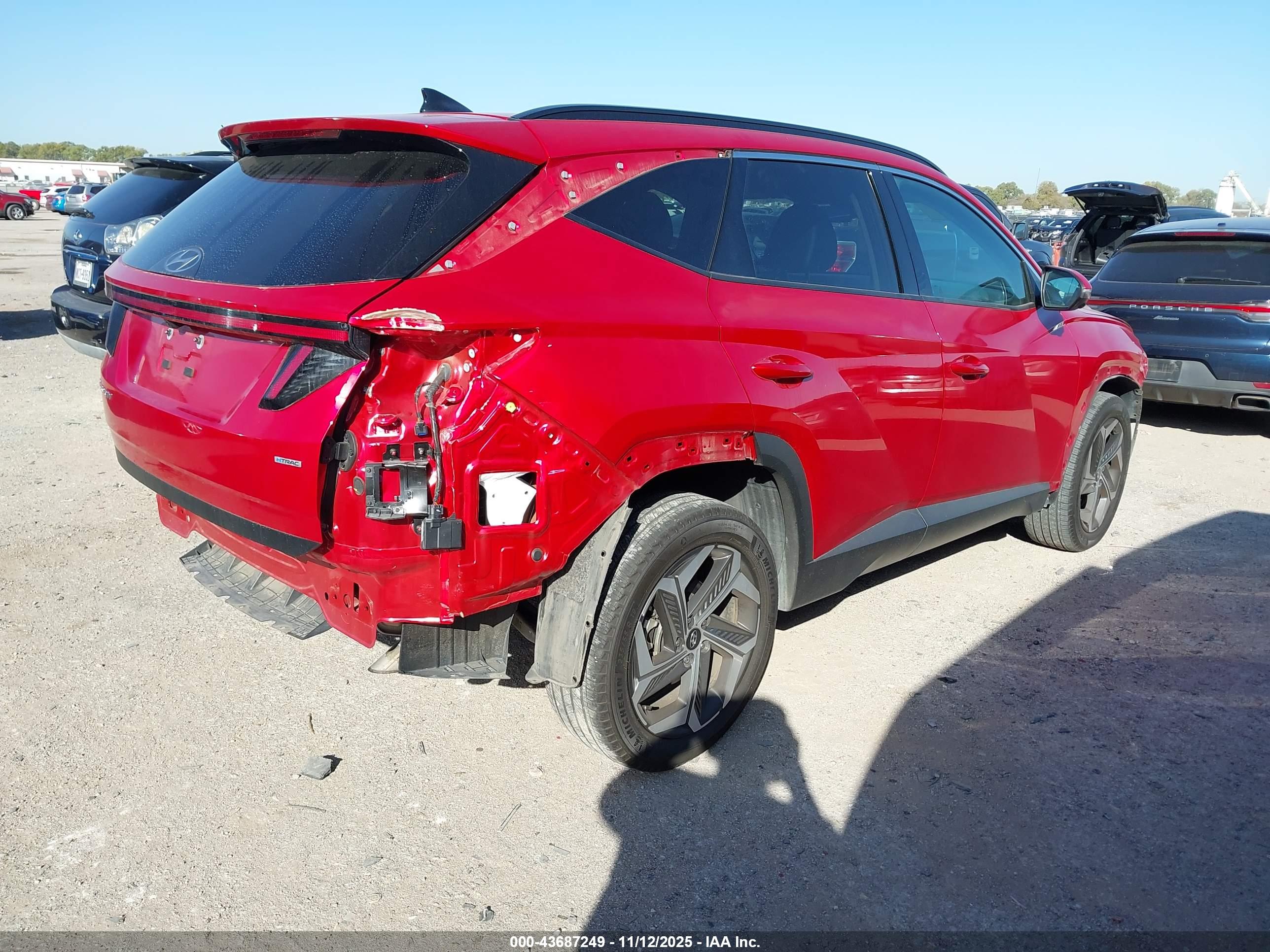 HYUNDAI TUCSON image 4
