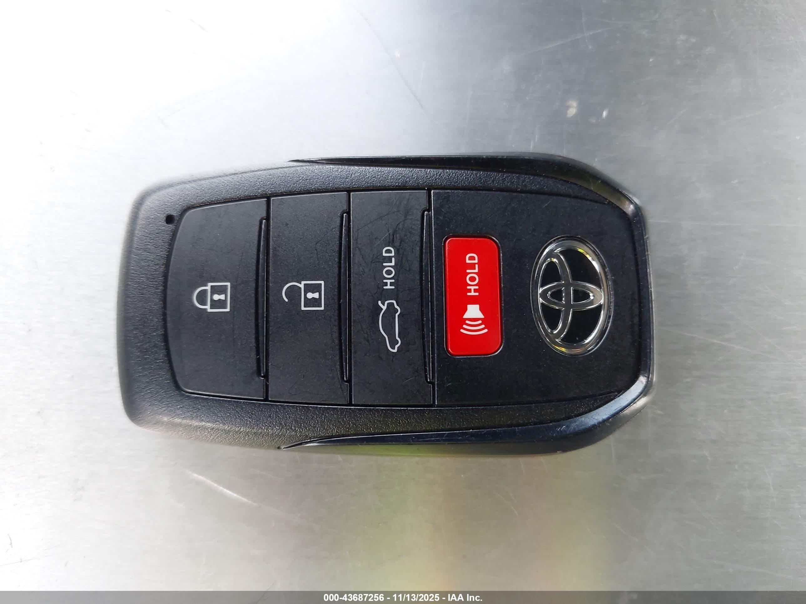 TOYOTA COROLLA image 11