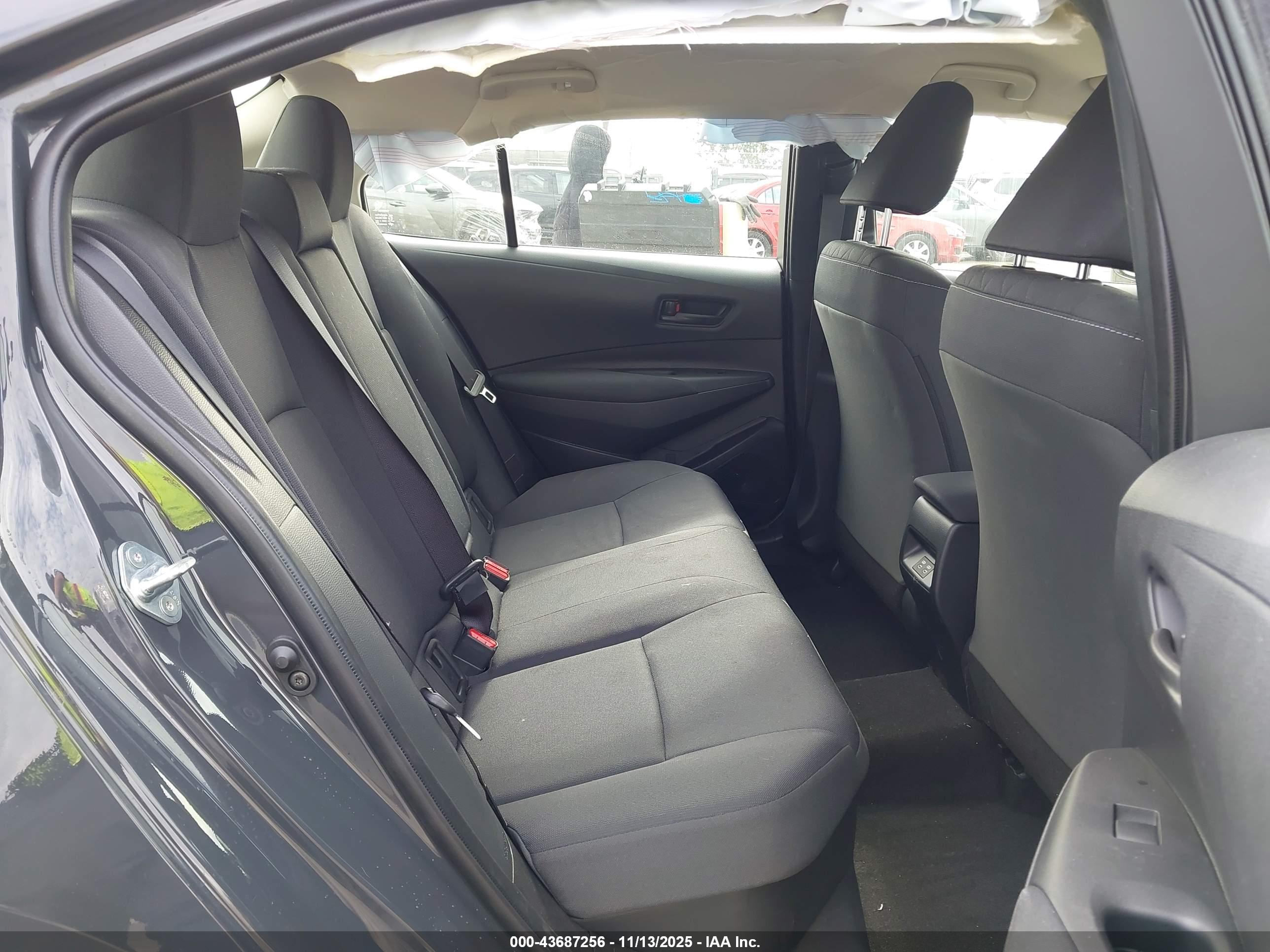 TOYOTA COROLLA image 8