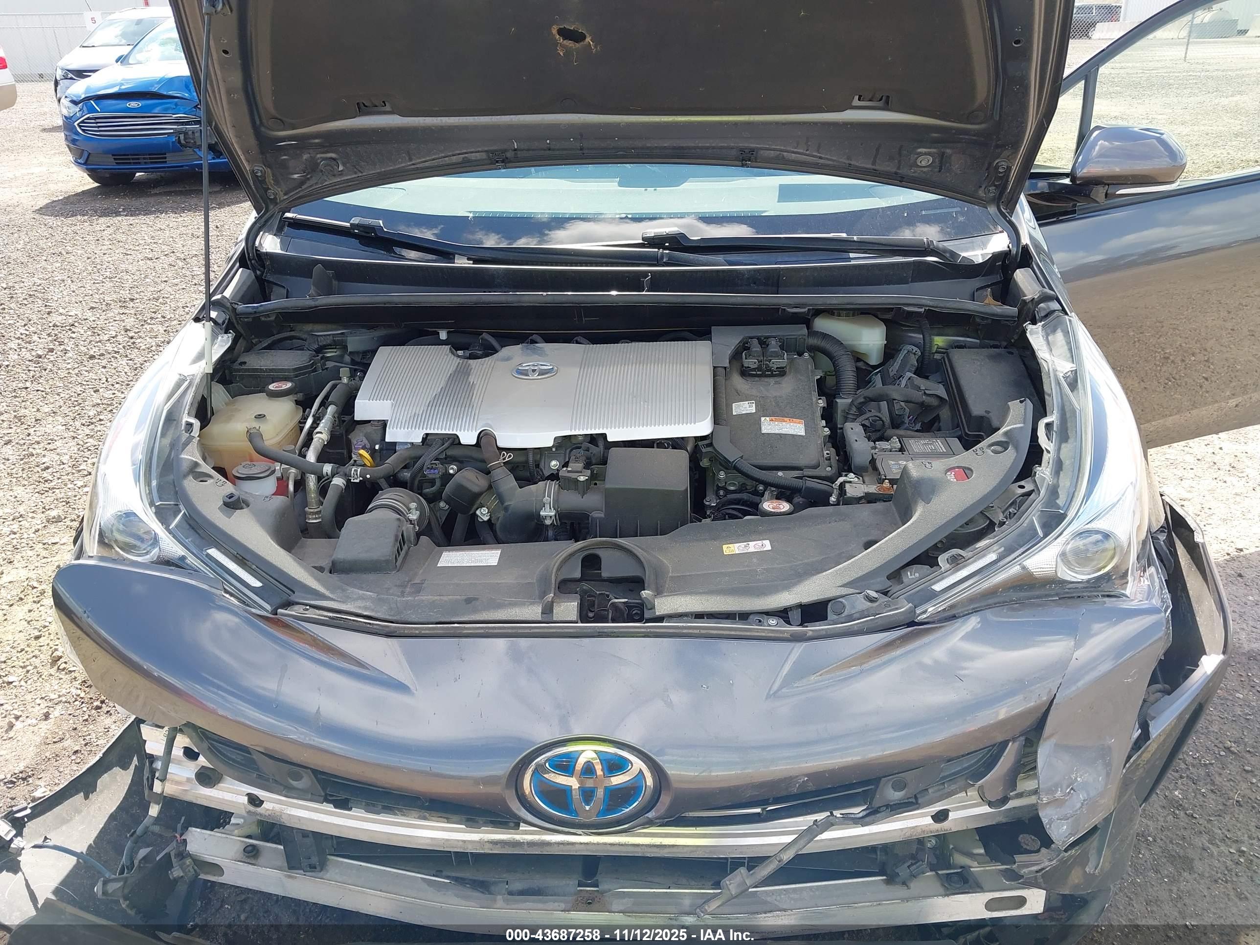 TOYOTA PRIUS image 10