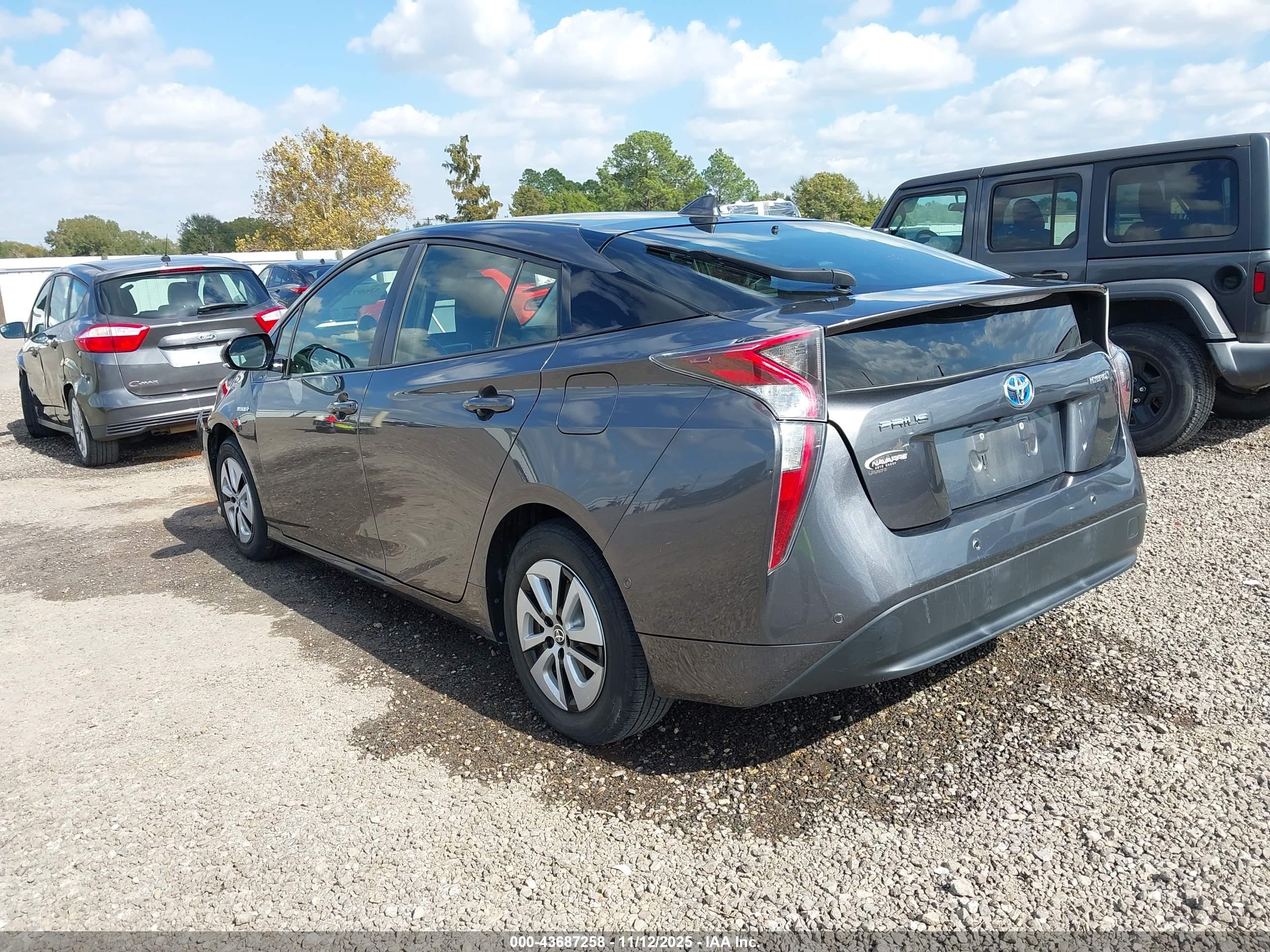 TOYOTA PRIUS image 3