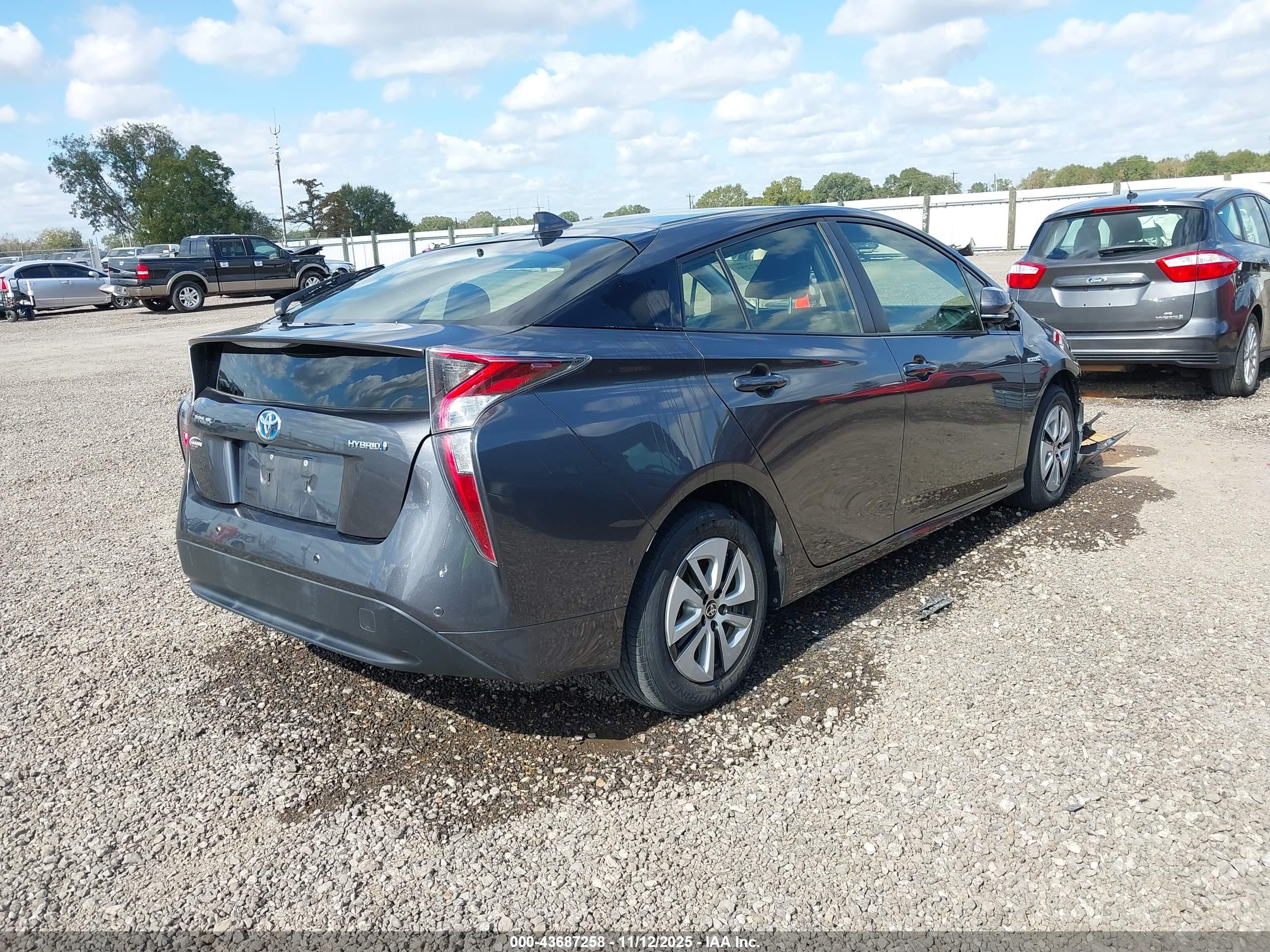 TOYOTA PRIUS image 4