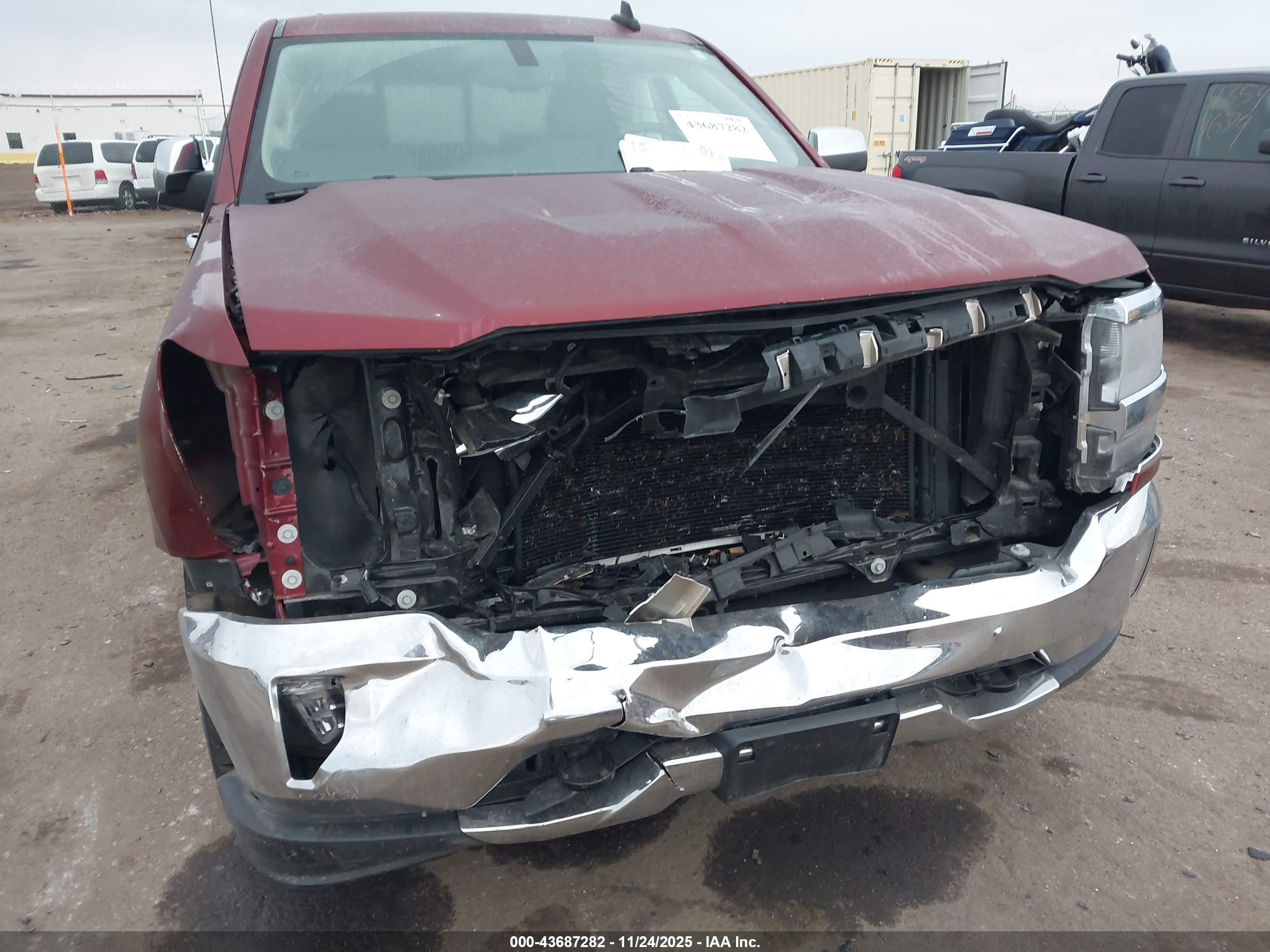CHEVROLET SILVERADO image 6