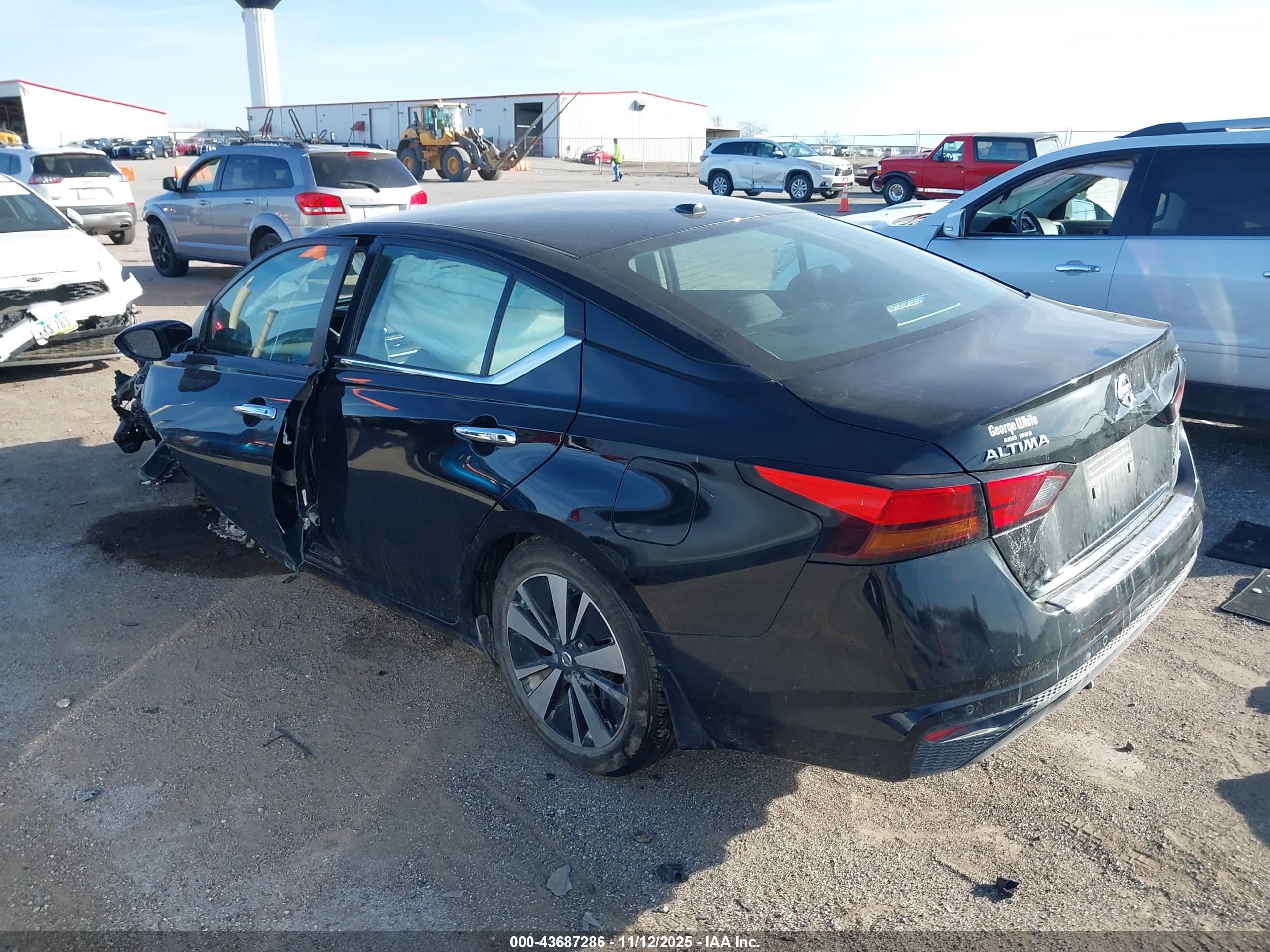 NISSAN ALTIMA image 3