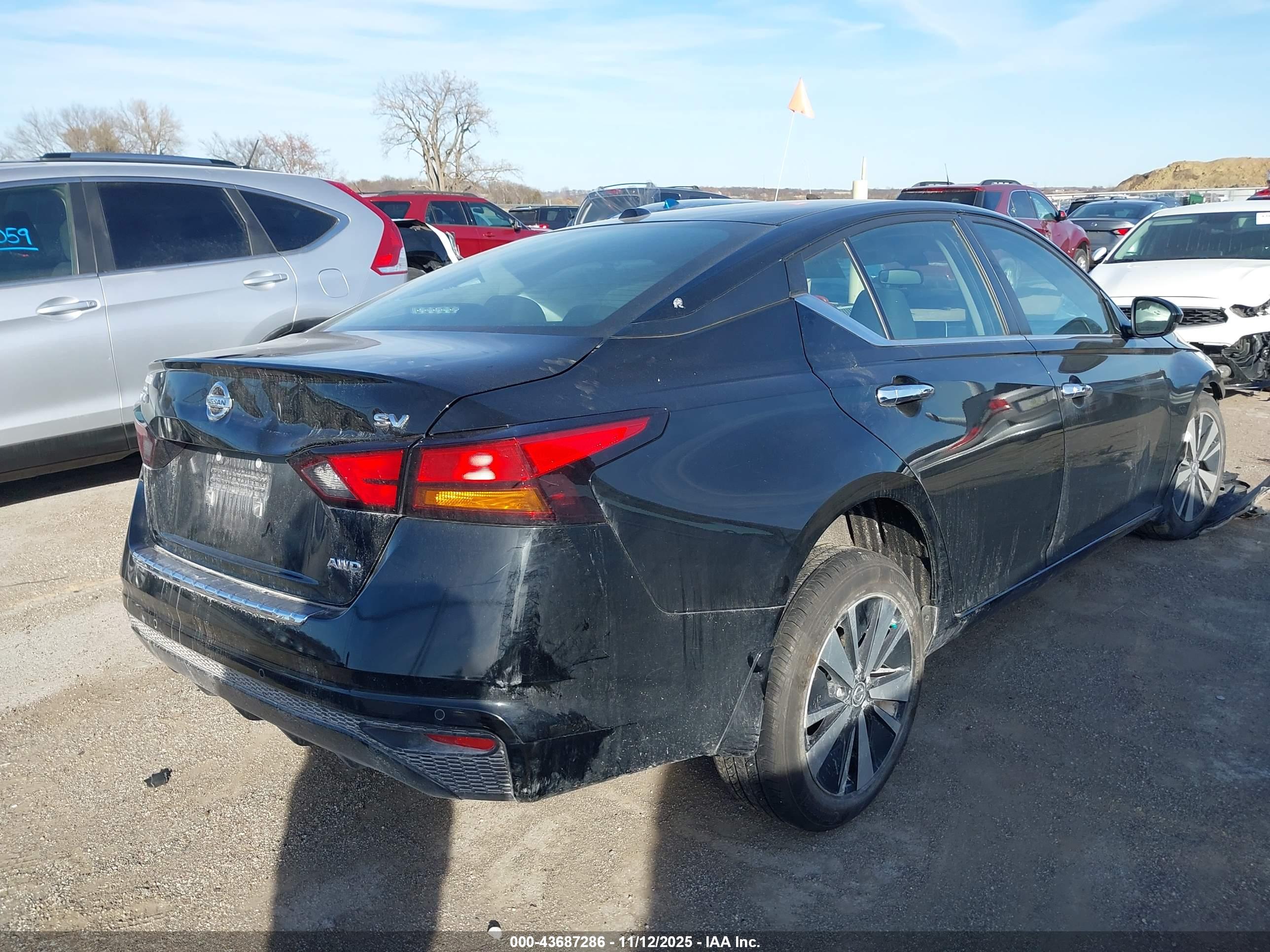 NISSAN ALTIMA image 4
