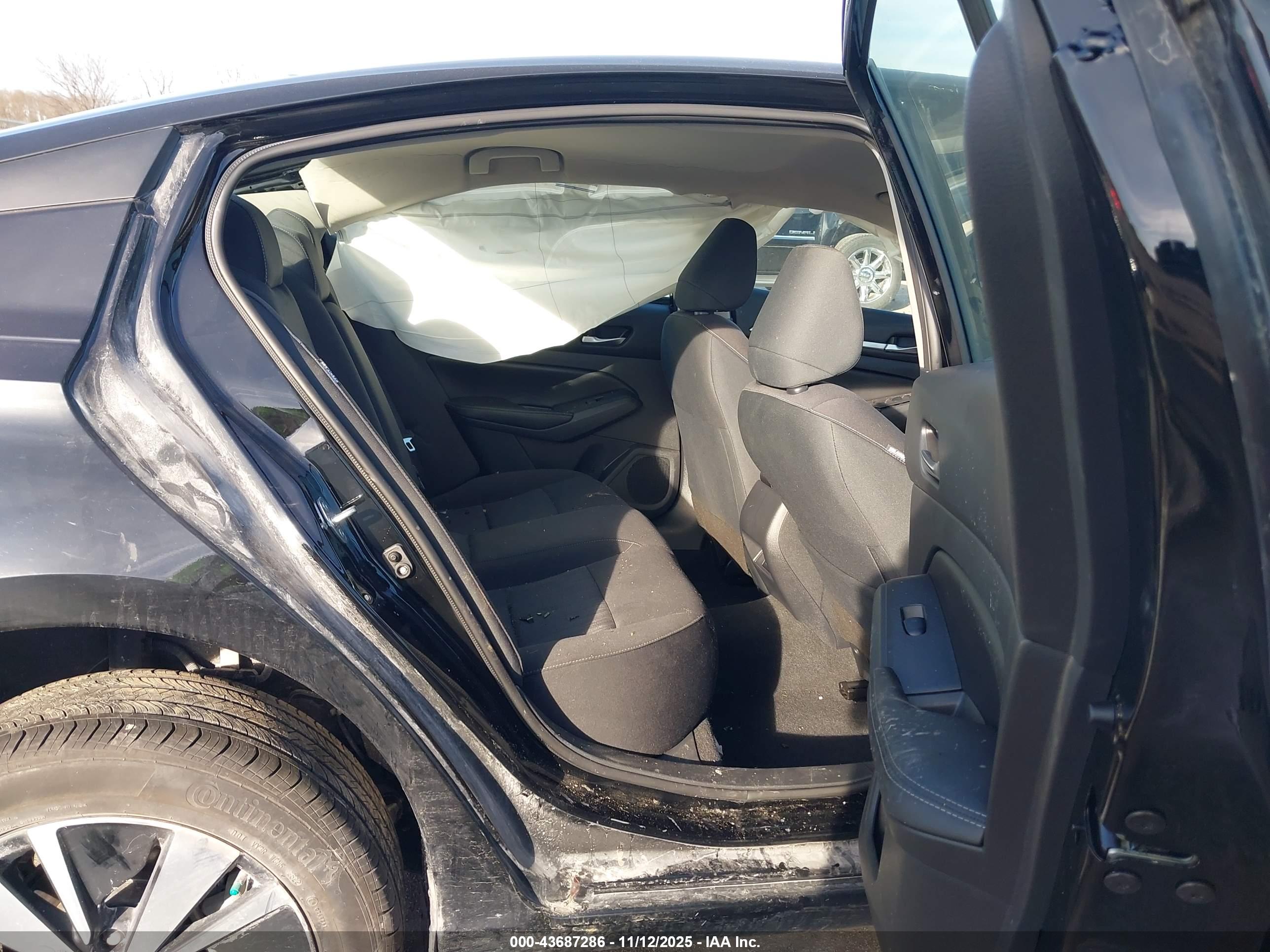 NISSAN ALTIMA image 8