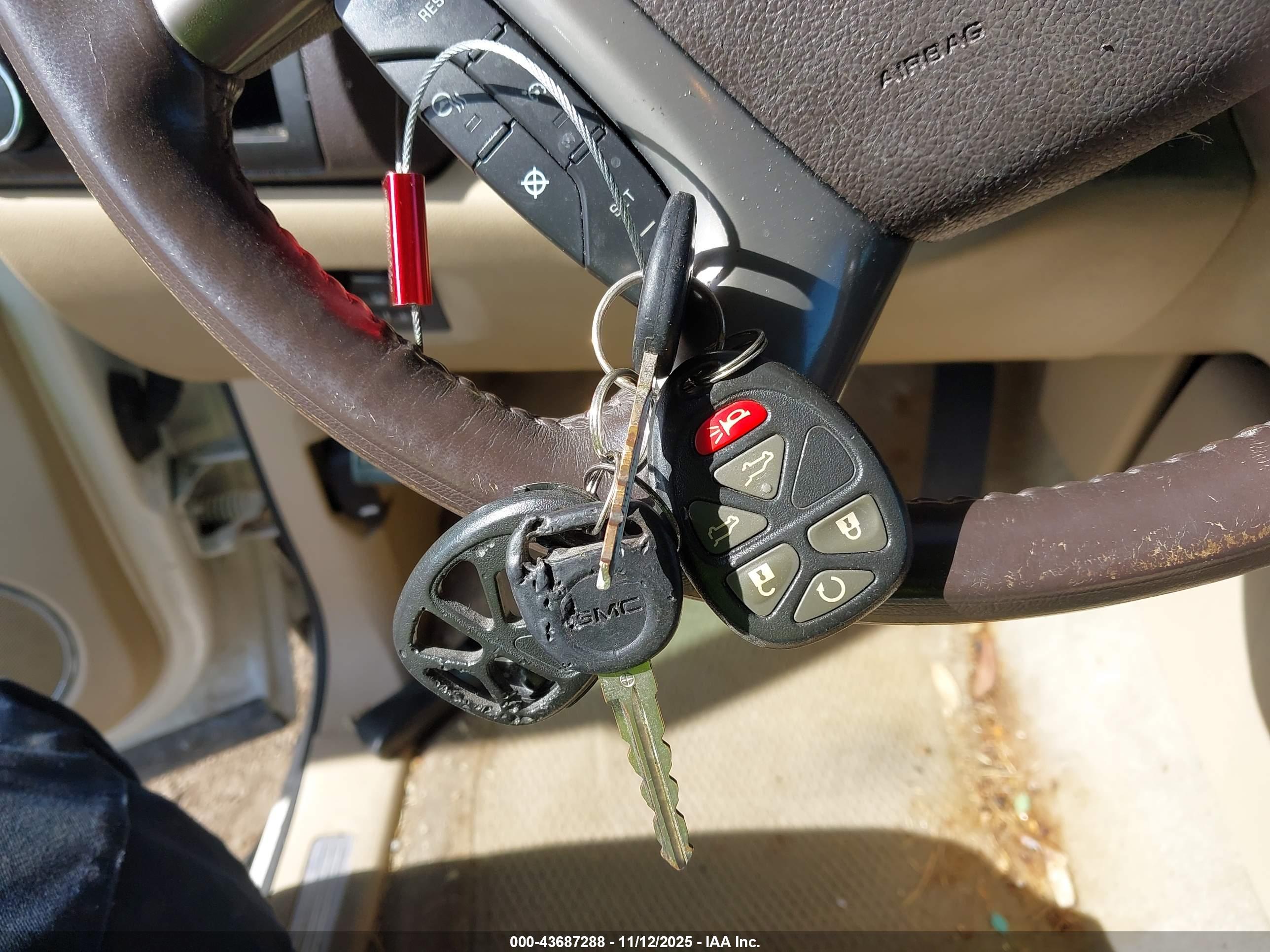 GMC YUKON image 11