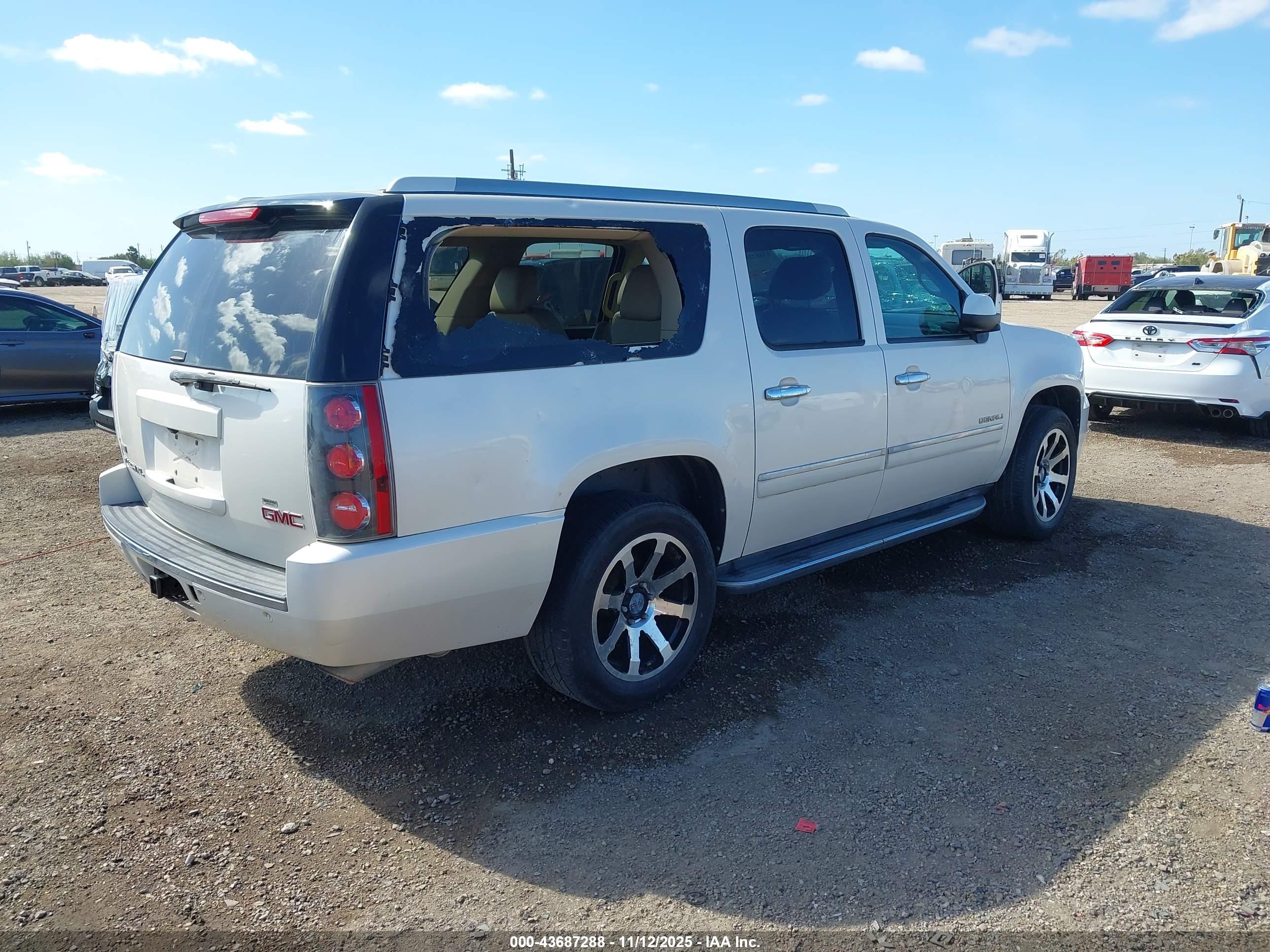 GMC YUKON image 4