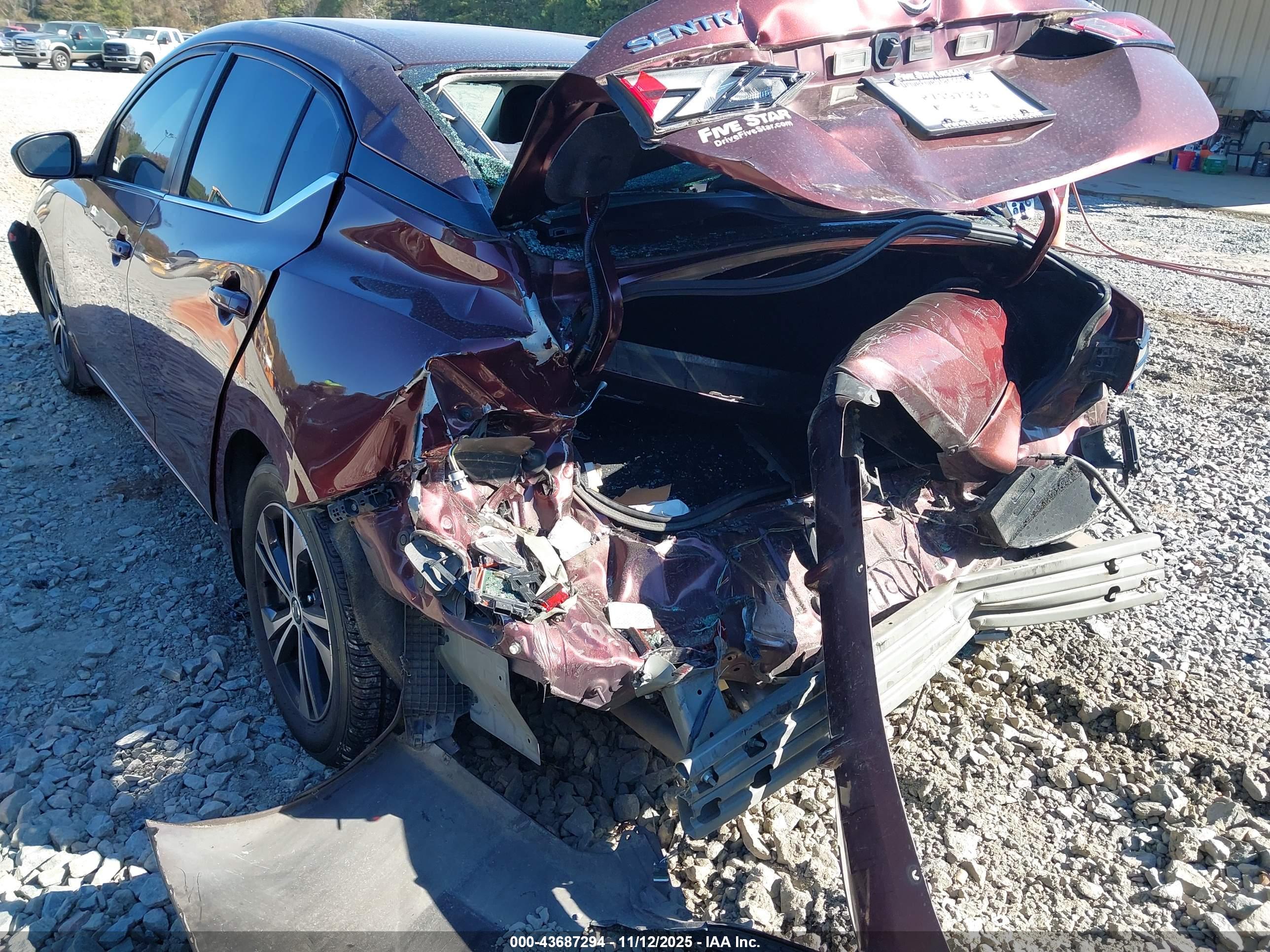 NISSAN SENTRA image 6