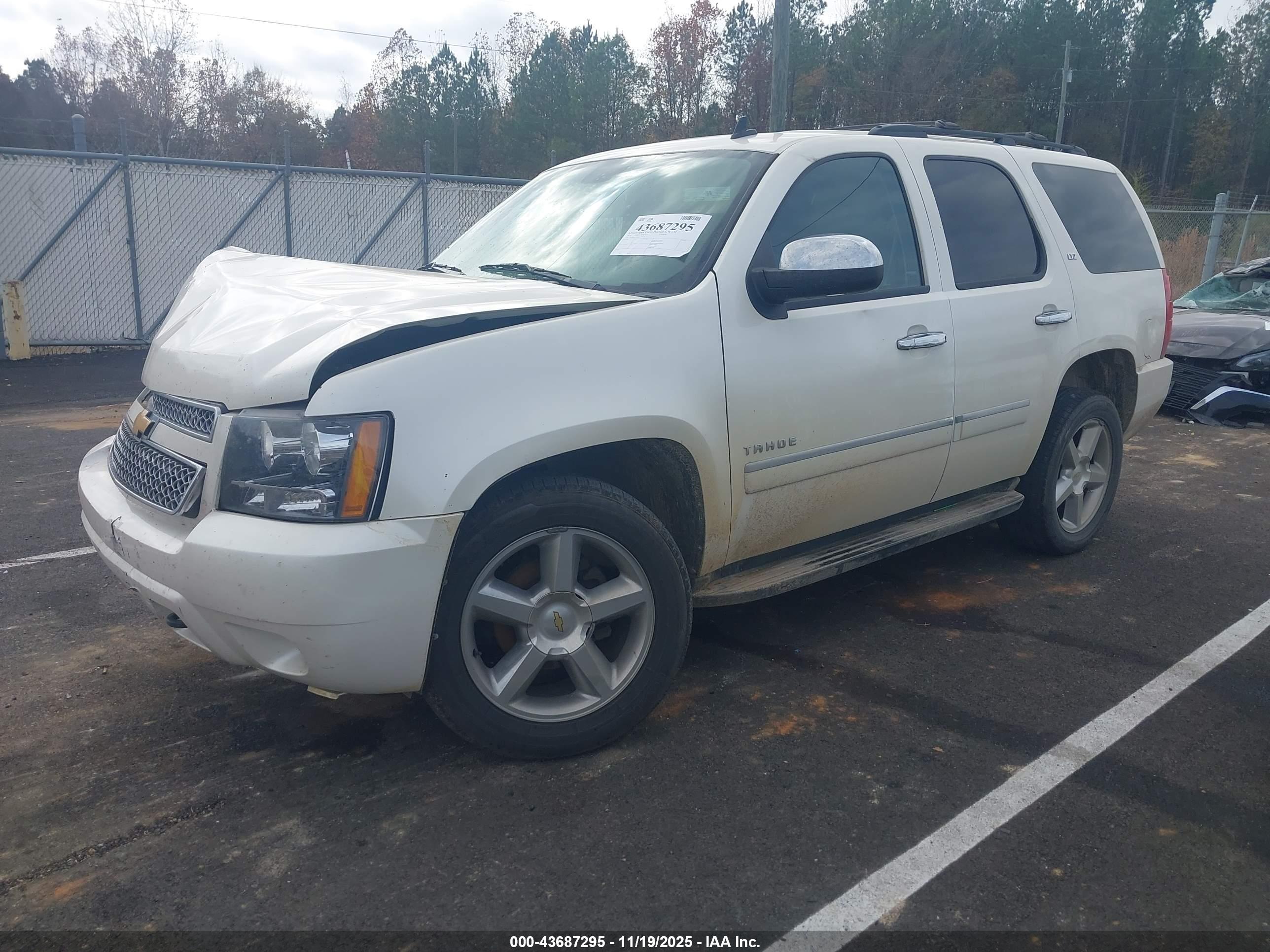 CHEVROLET TAHOE image 2