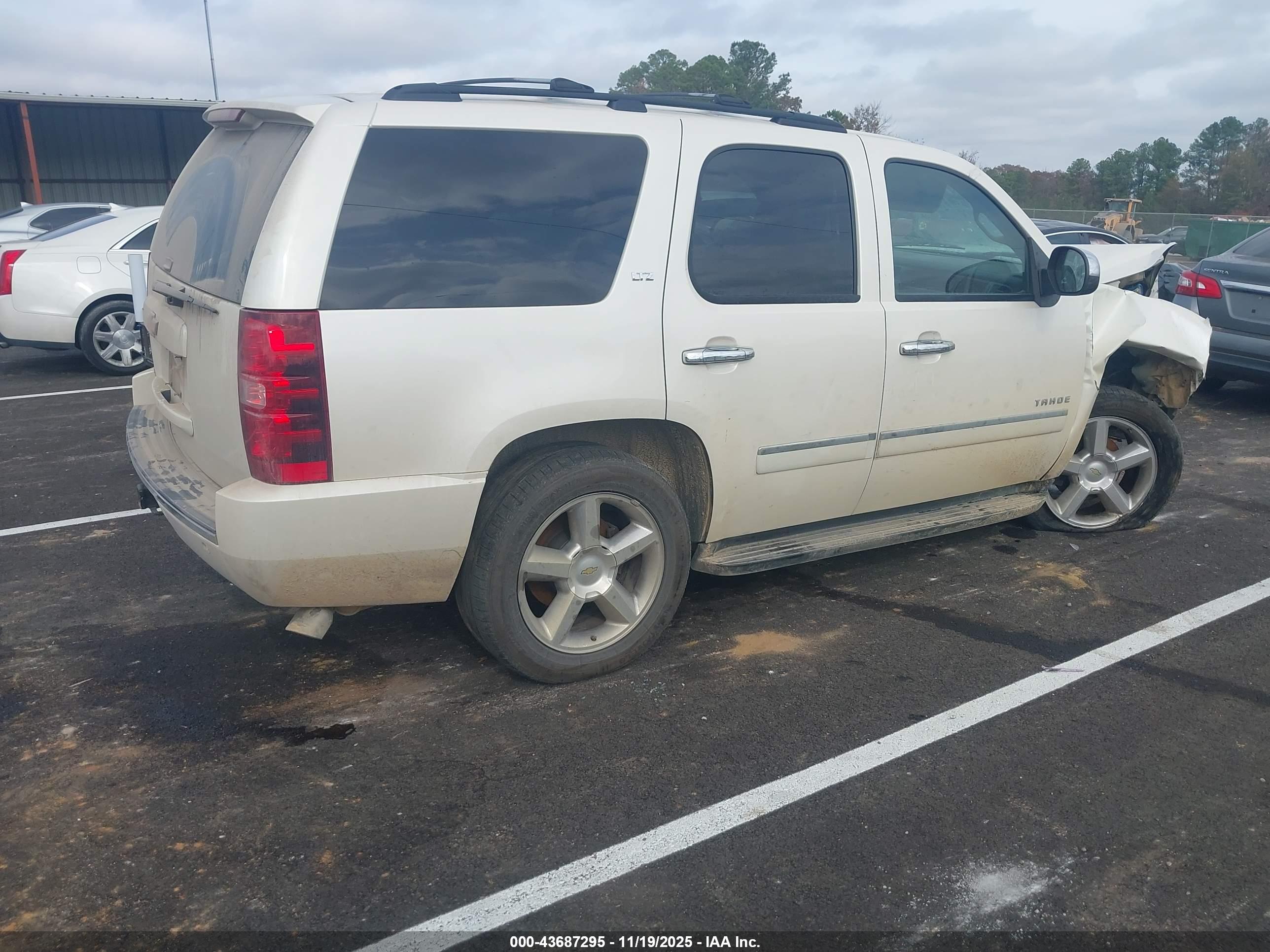 CHEVROLET TAHOE image 4