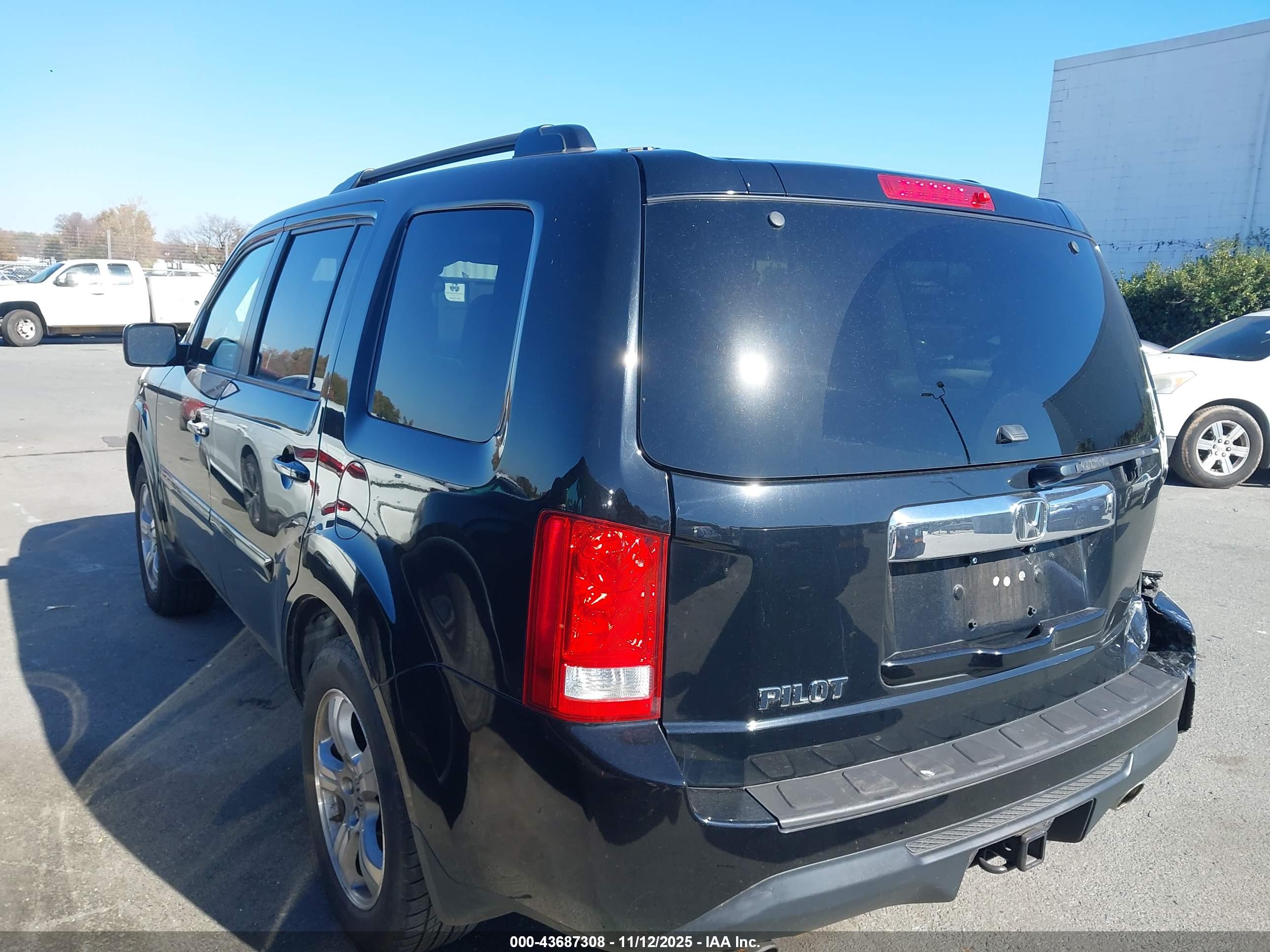 HONDA PILOT image 3