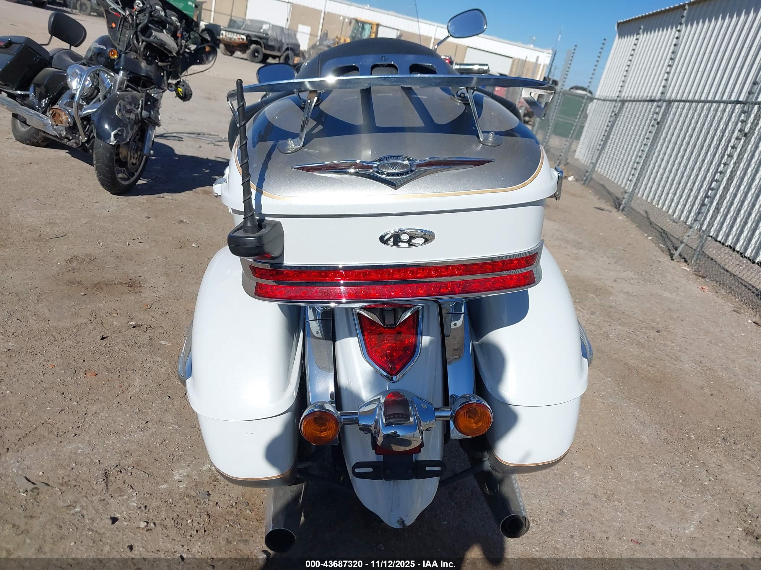 KAWASAKI VN1700 image 6