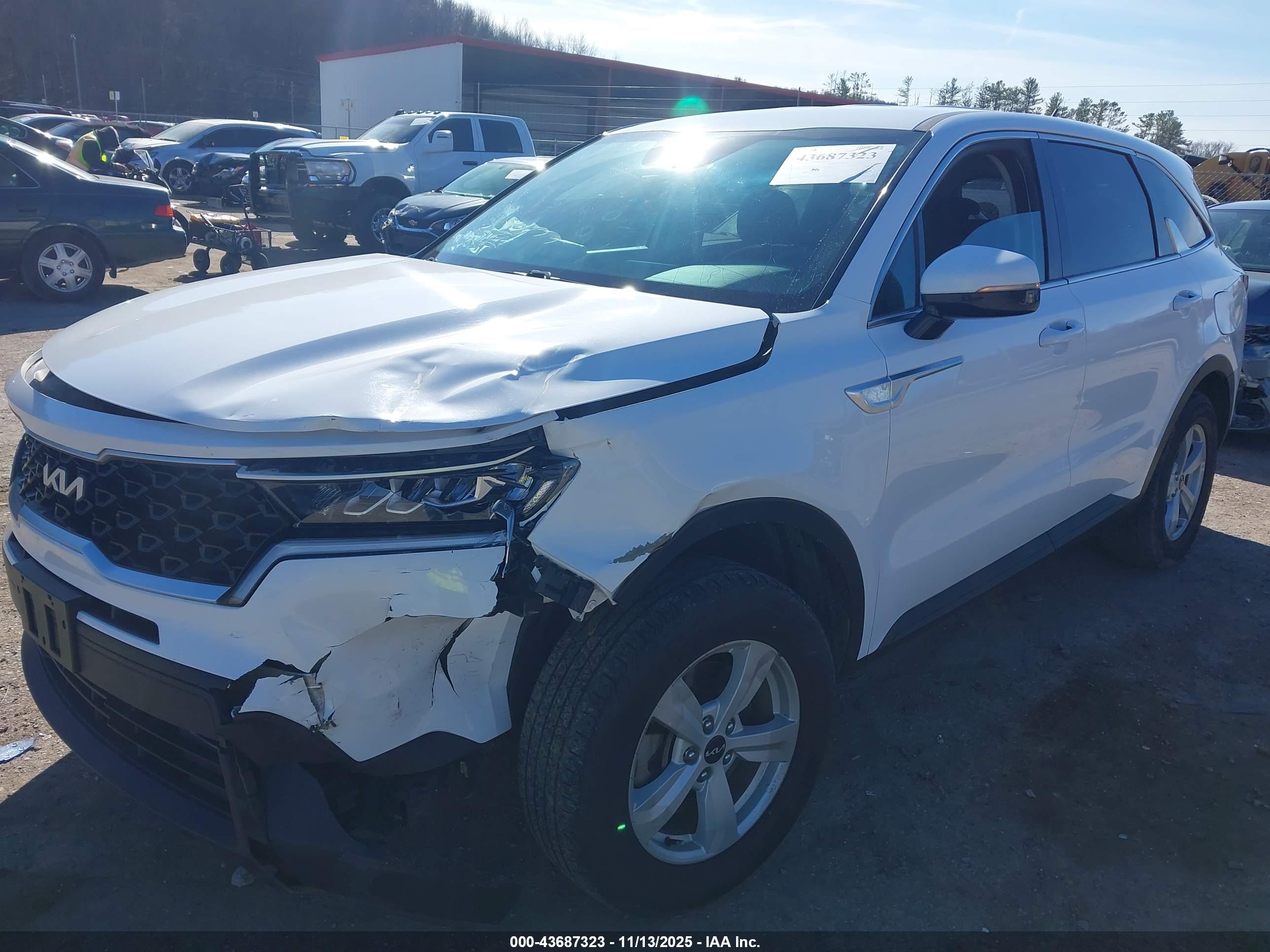 KIA SORENTO image 2