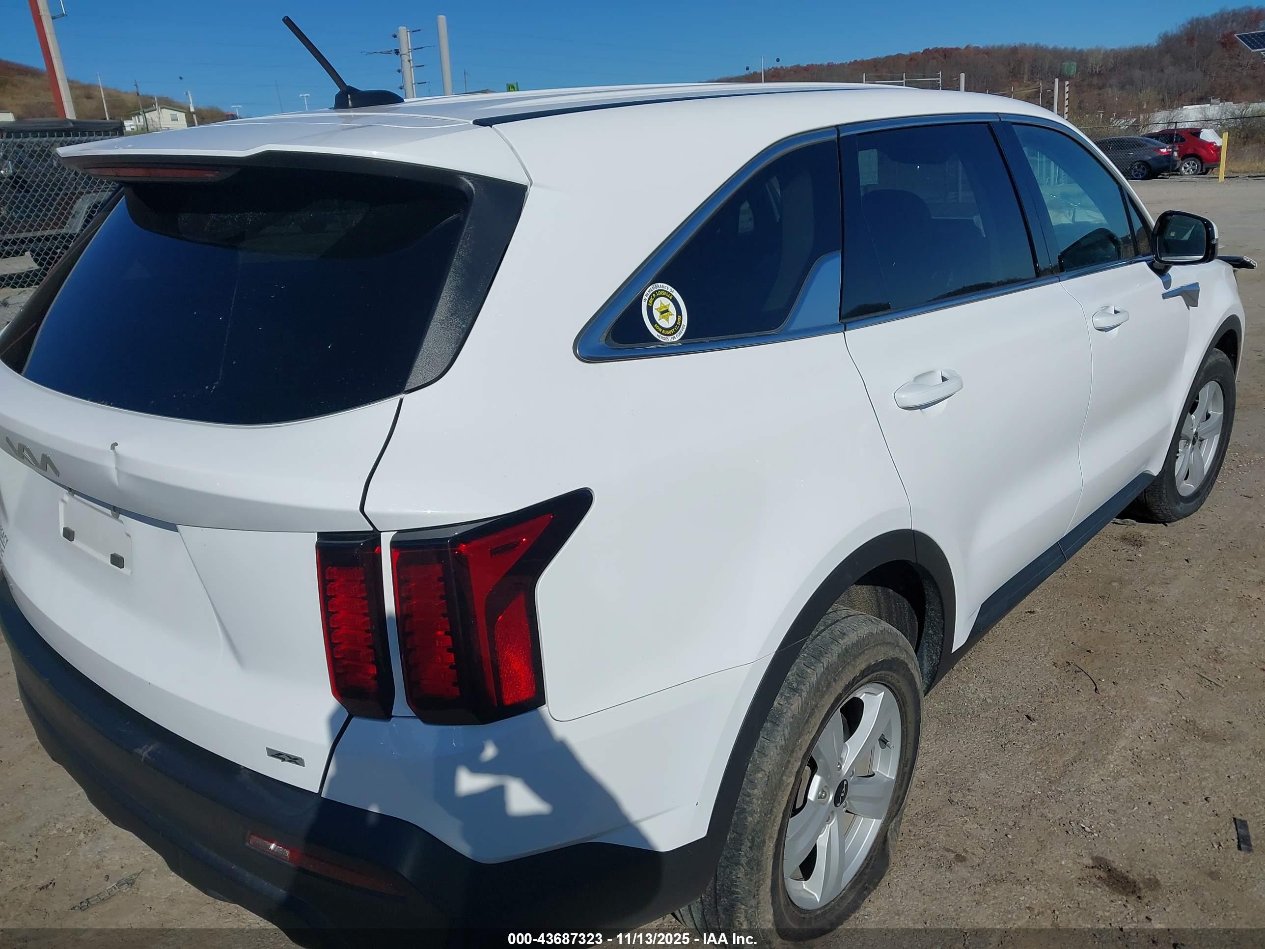 KIA SORENTO image 4