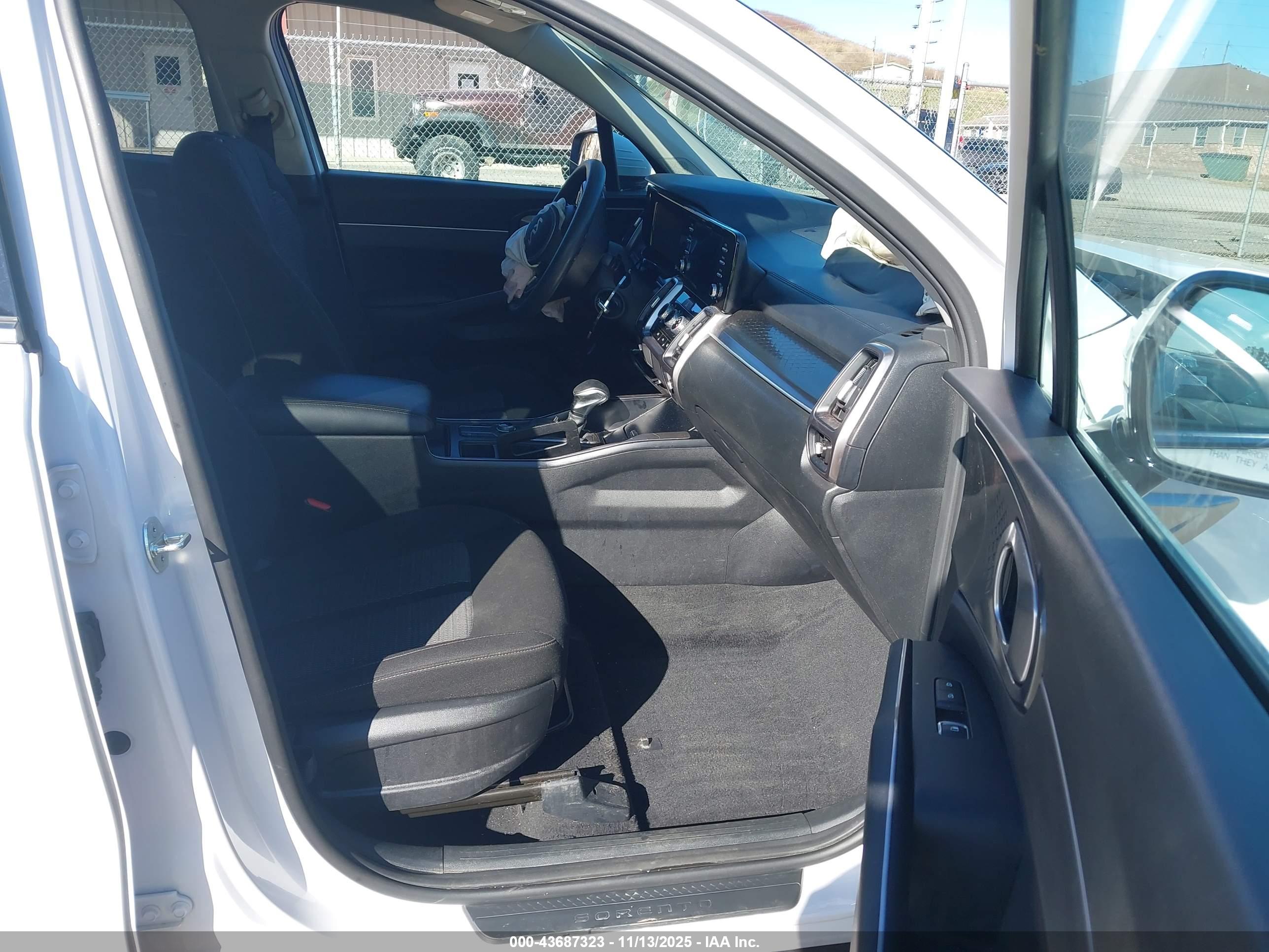 KIA SORENTO image 5