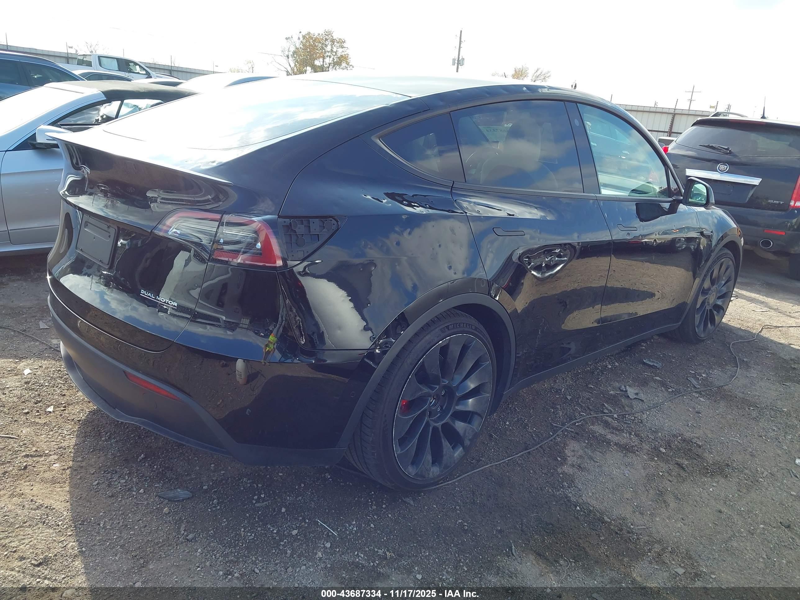 TESLA MODEL image 4
