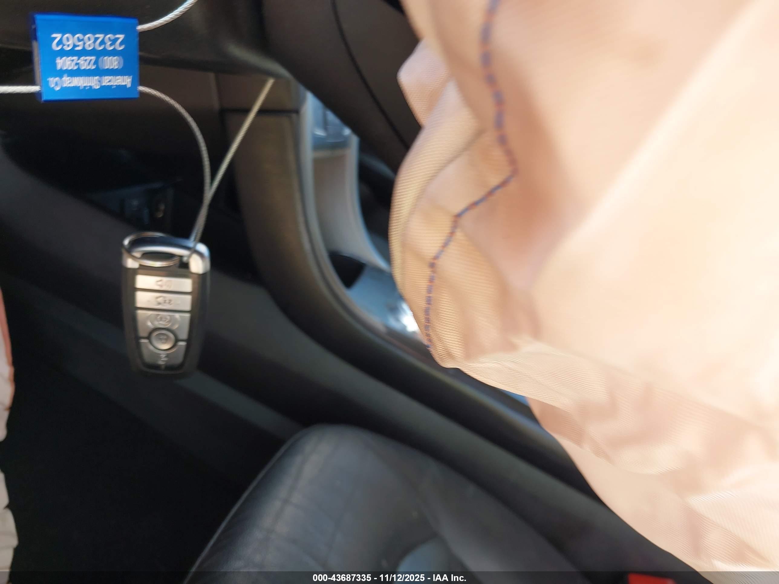 FORD FUSION image 11
