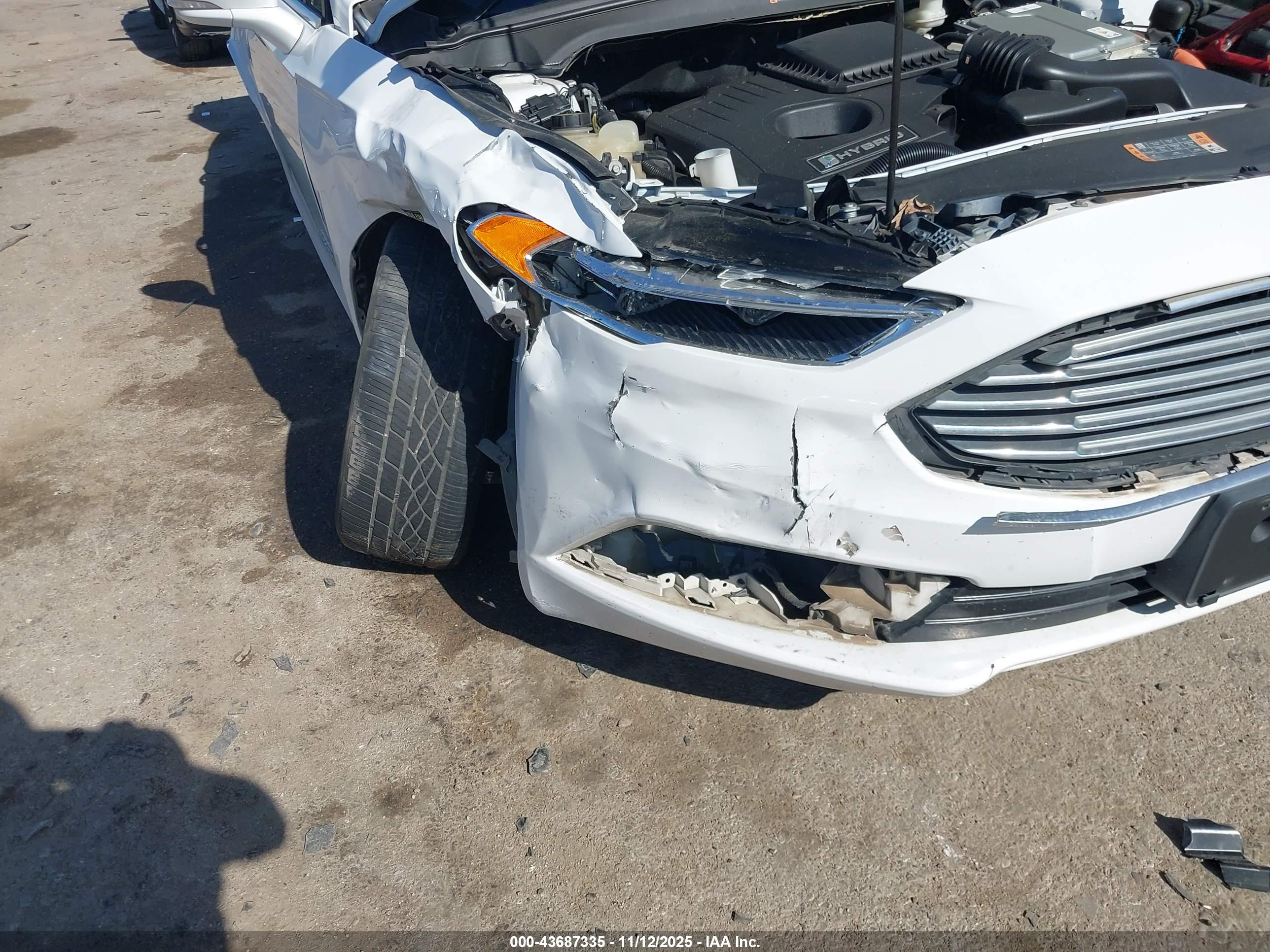 FORD FUSION image 6