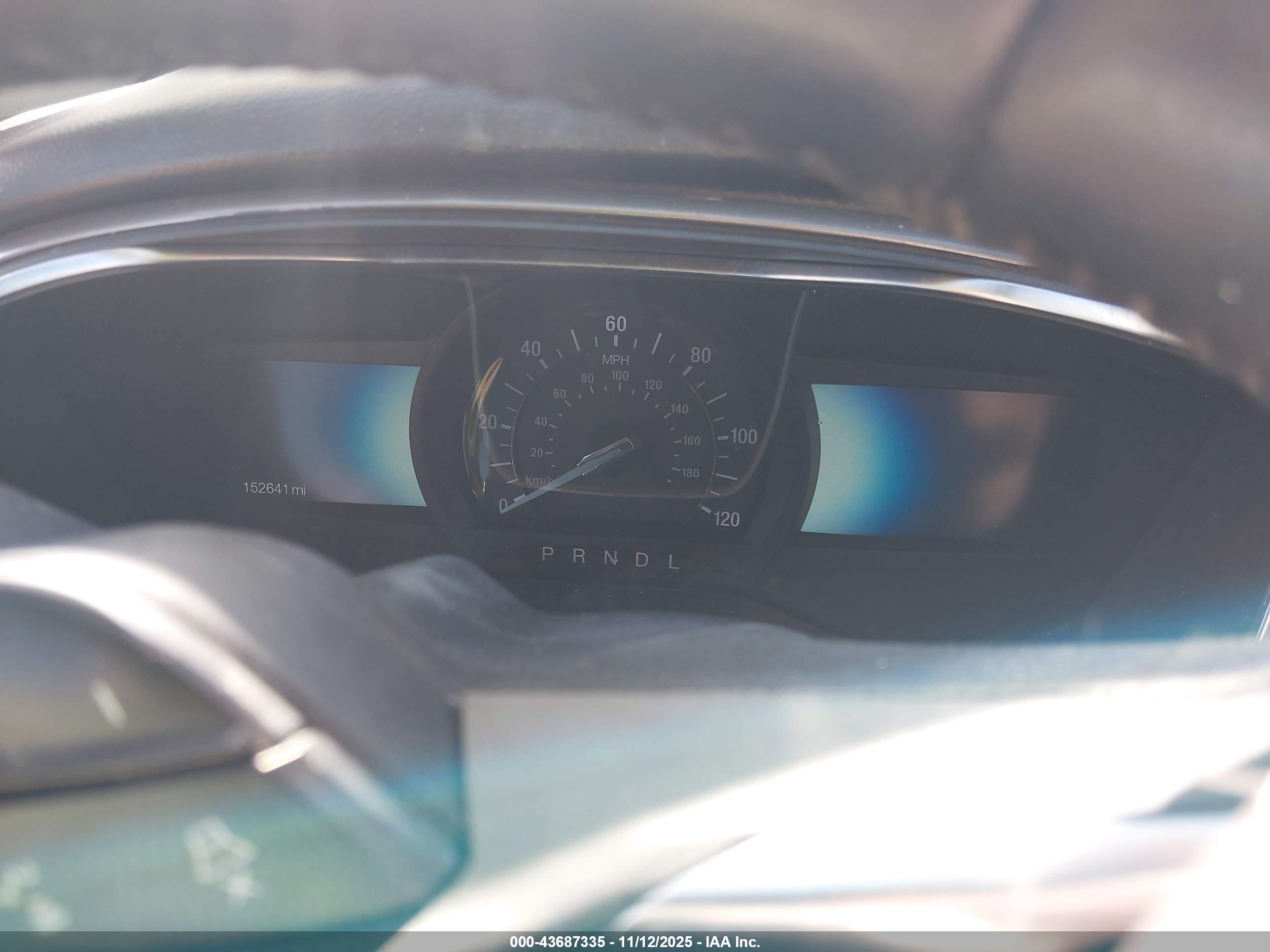 FORD FUSION image 7