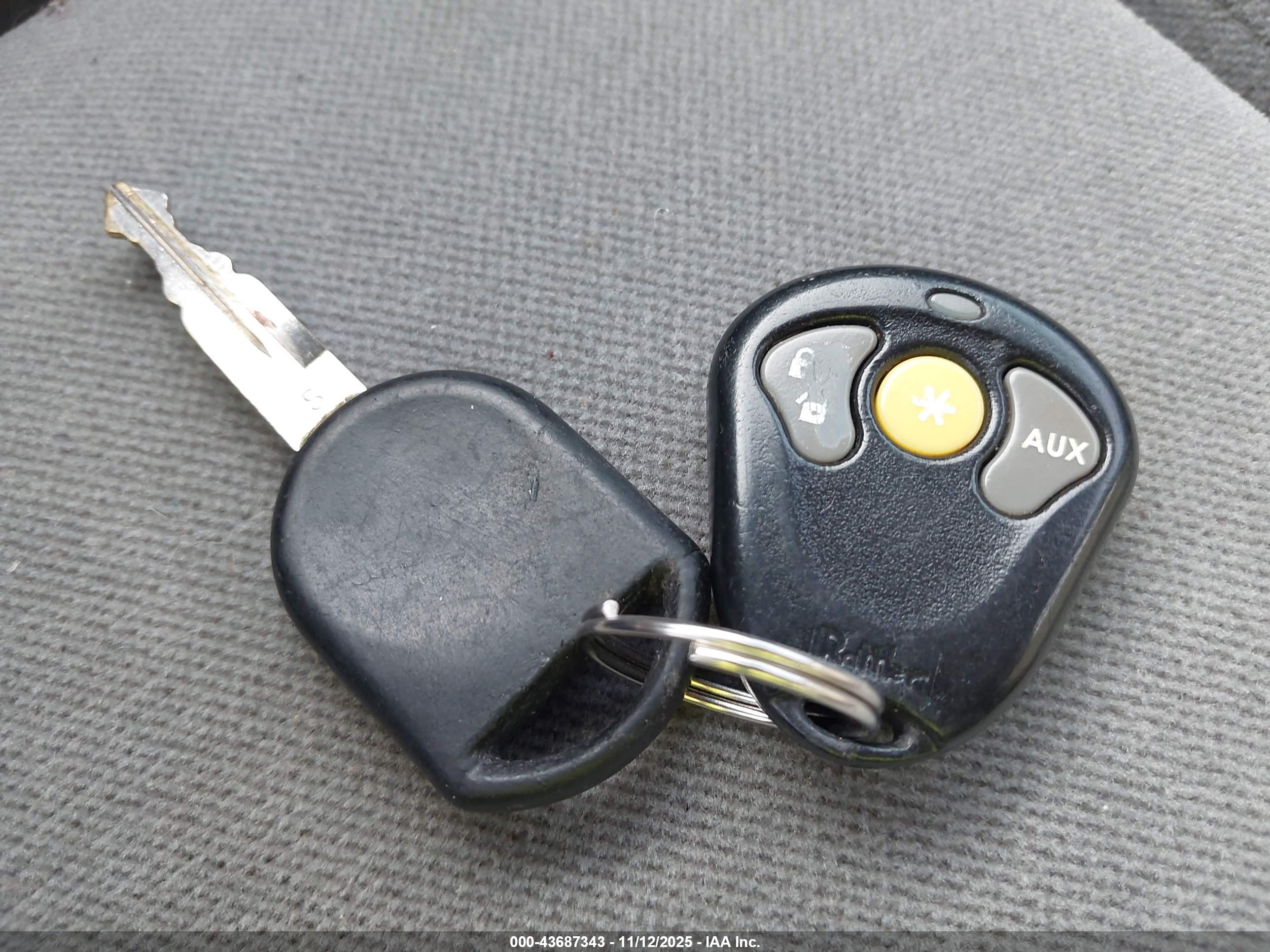 FORD TAURUS image 11