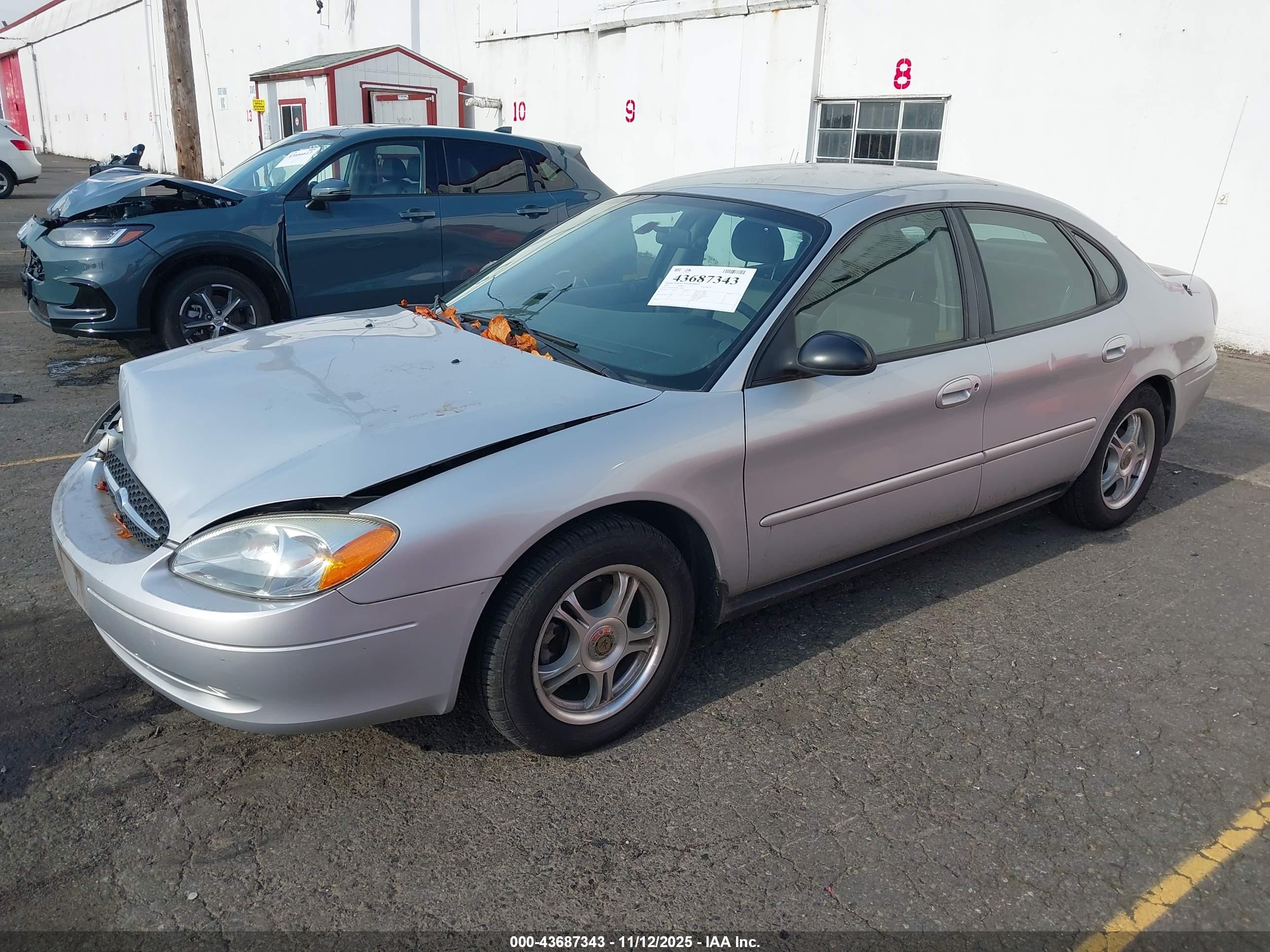 FORD TAURUS image 2