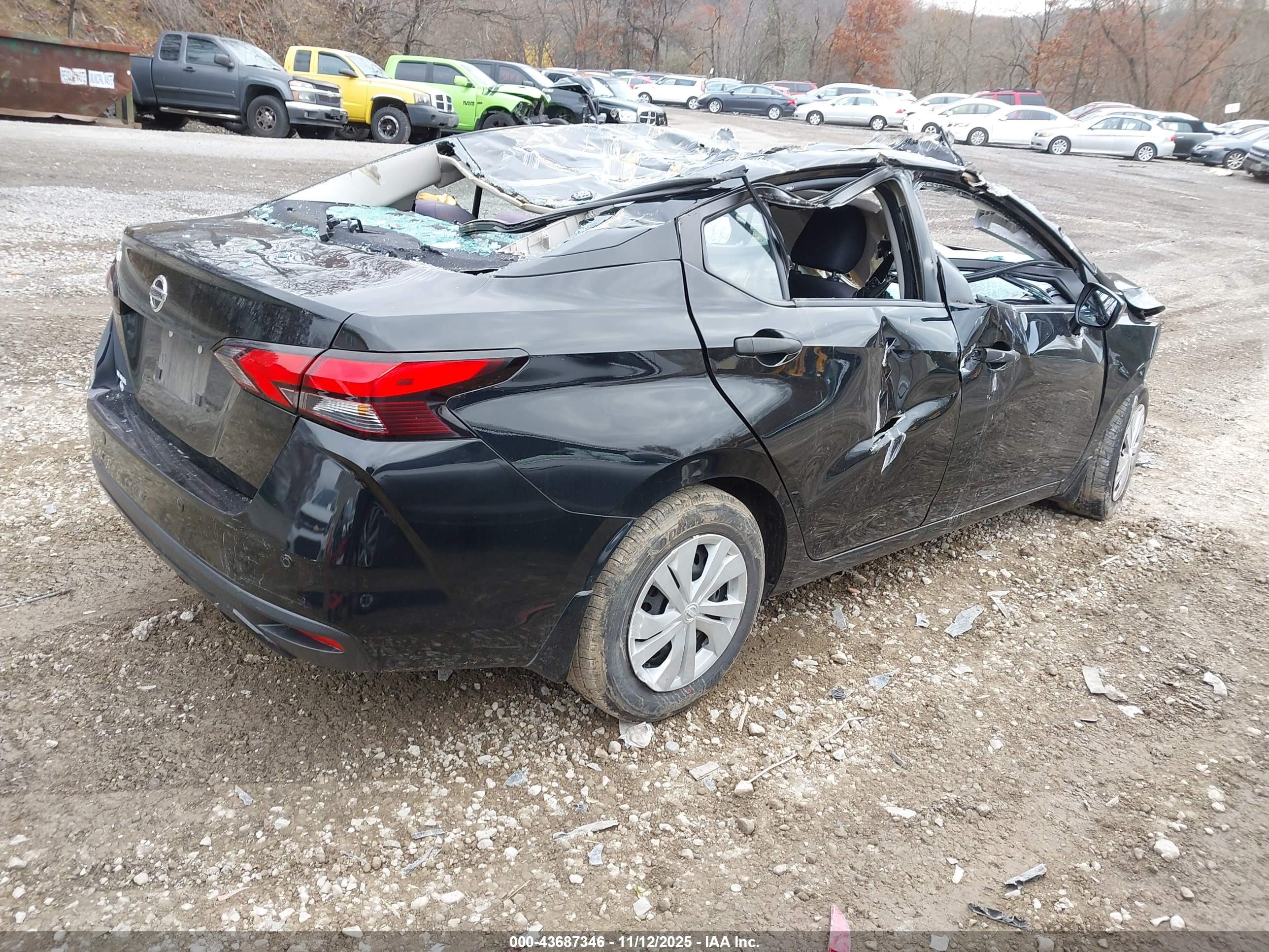 NISSAN VERSA image 4