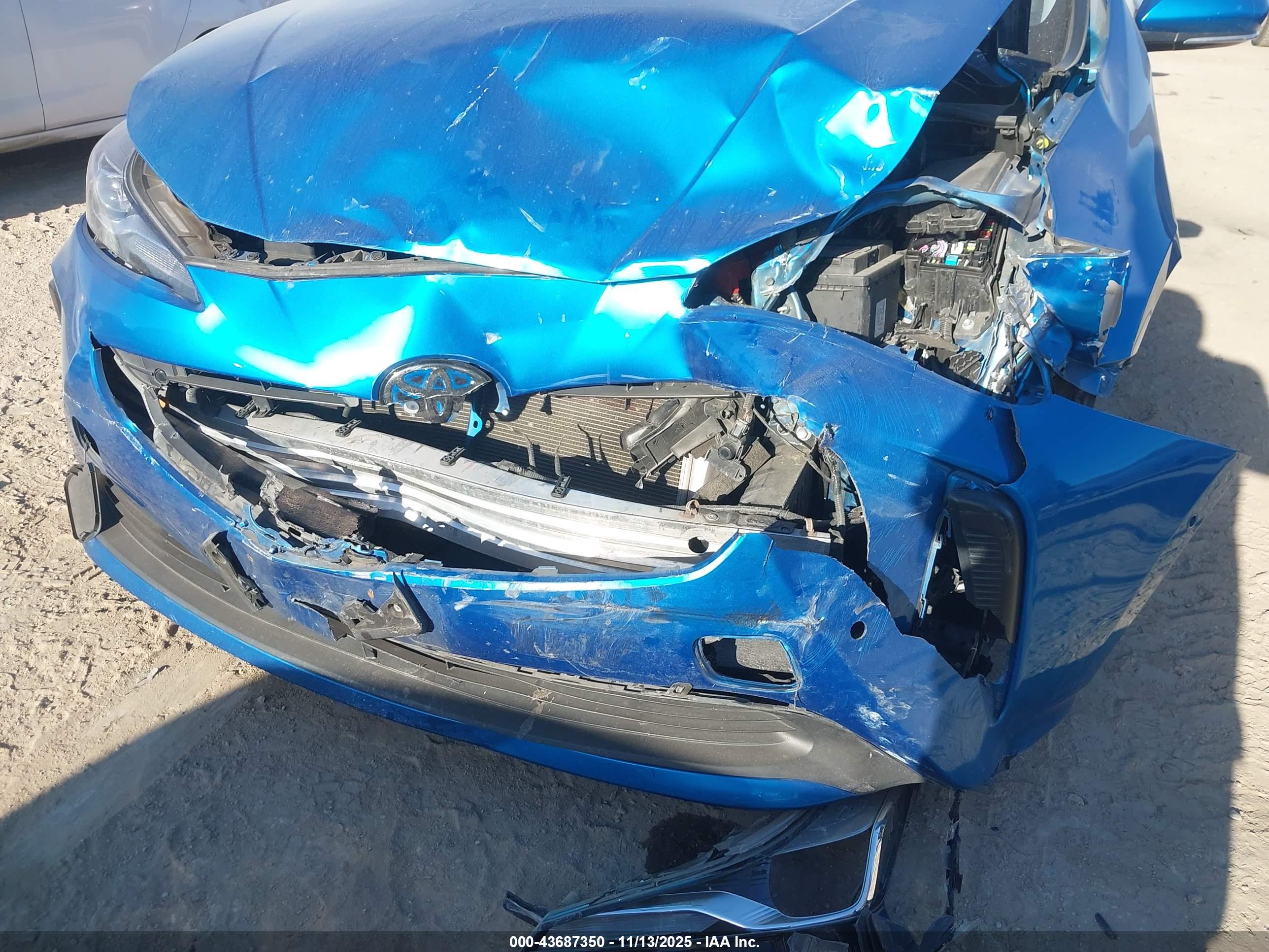 TOYOTA PRIUS image 6