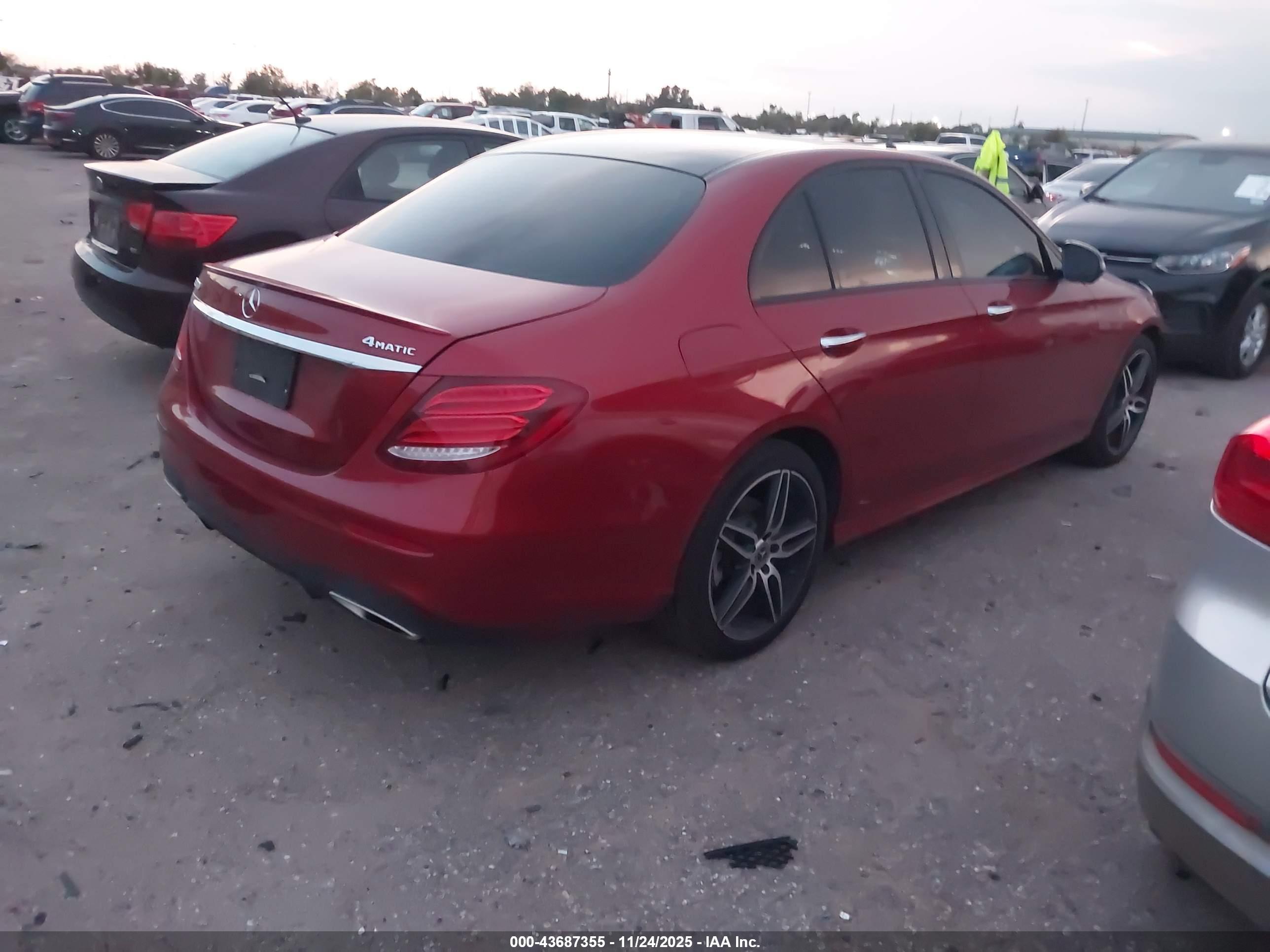 MERCEDES-BENZ E image 4