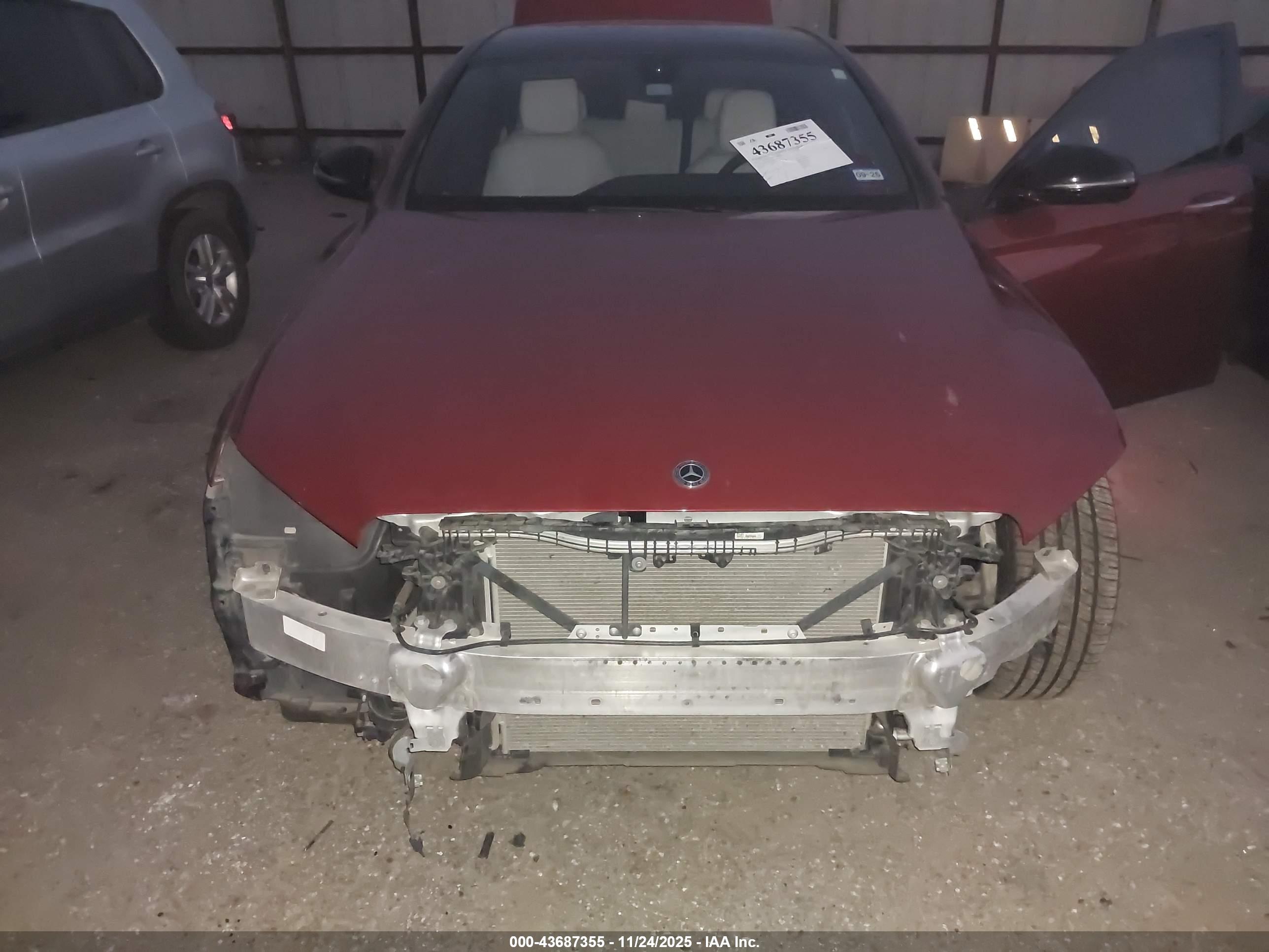 MERCEDES-BENZ E image 6
