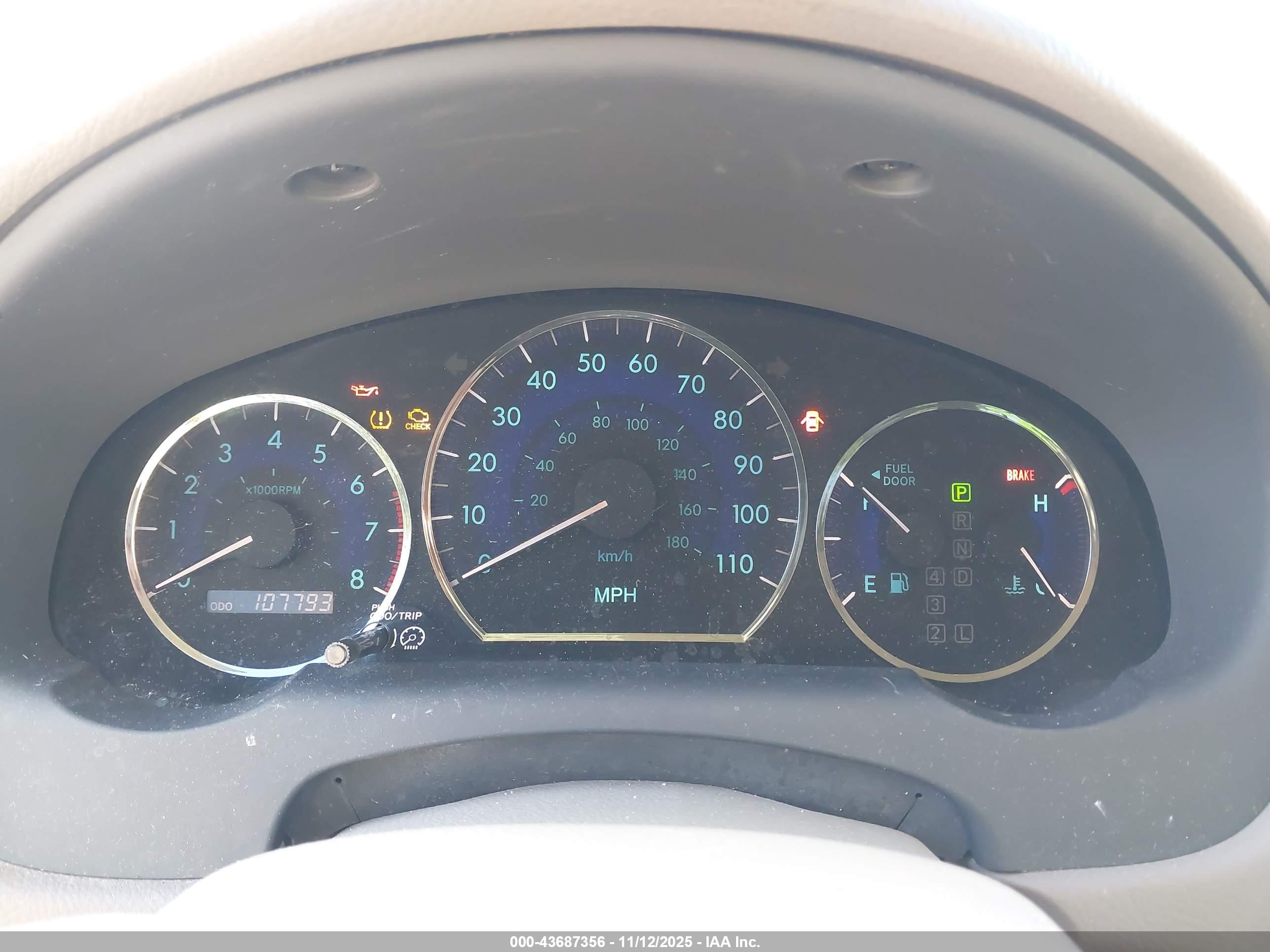 TOYOTA SIENNA image 7
