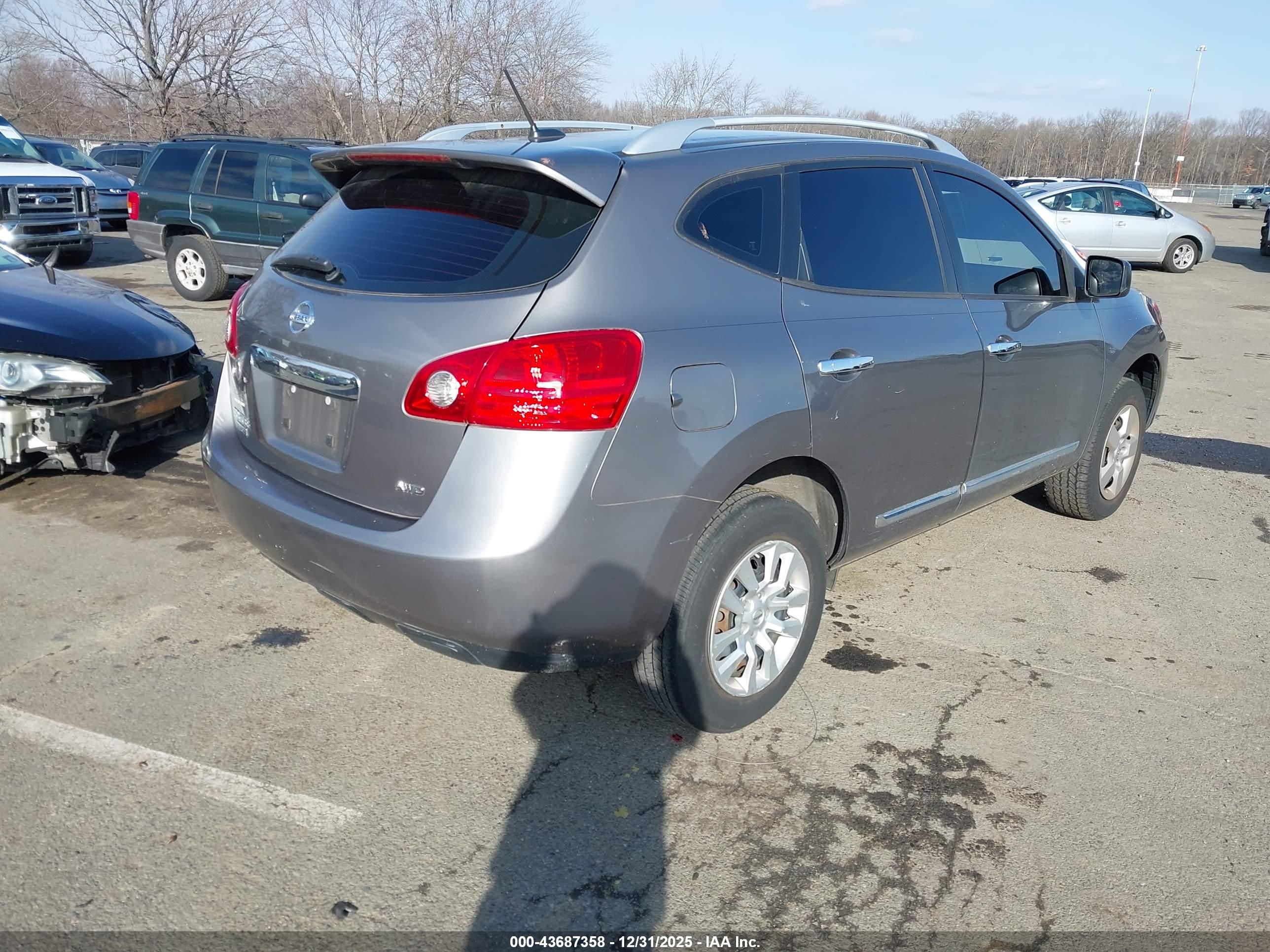 NISSAN ROGUE image 4